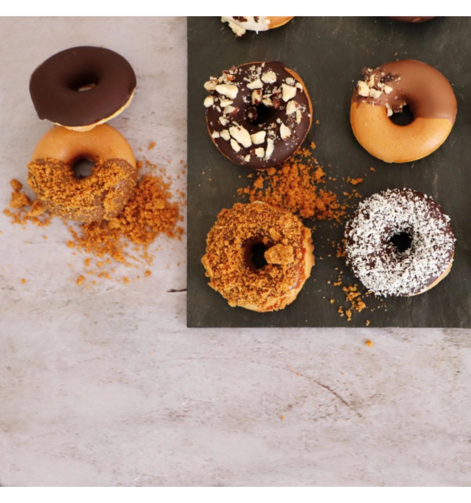 Leckere Fertigmischung für Donuts von Scrap Cooking, 270g, perfekt für die schnelle Zubereitung von süßen, luftigen Donuts.