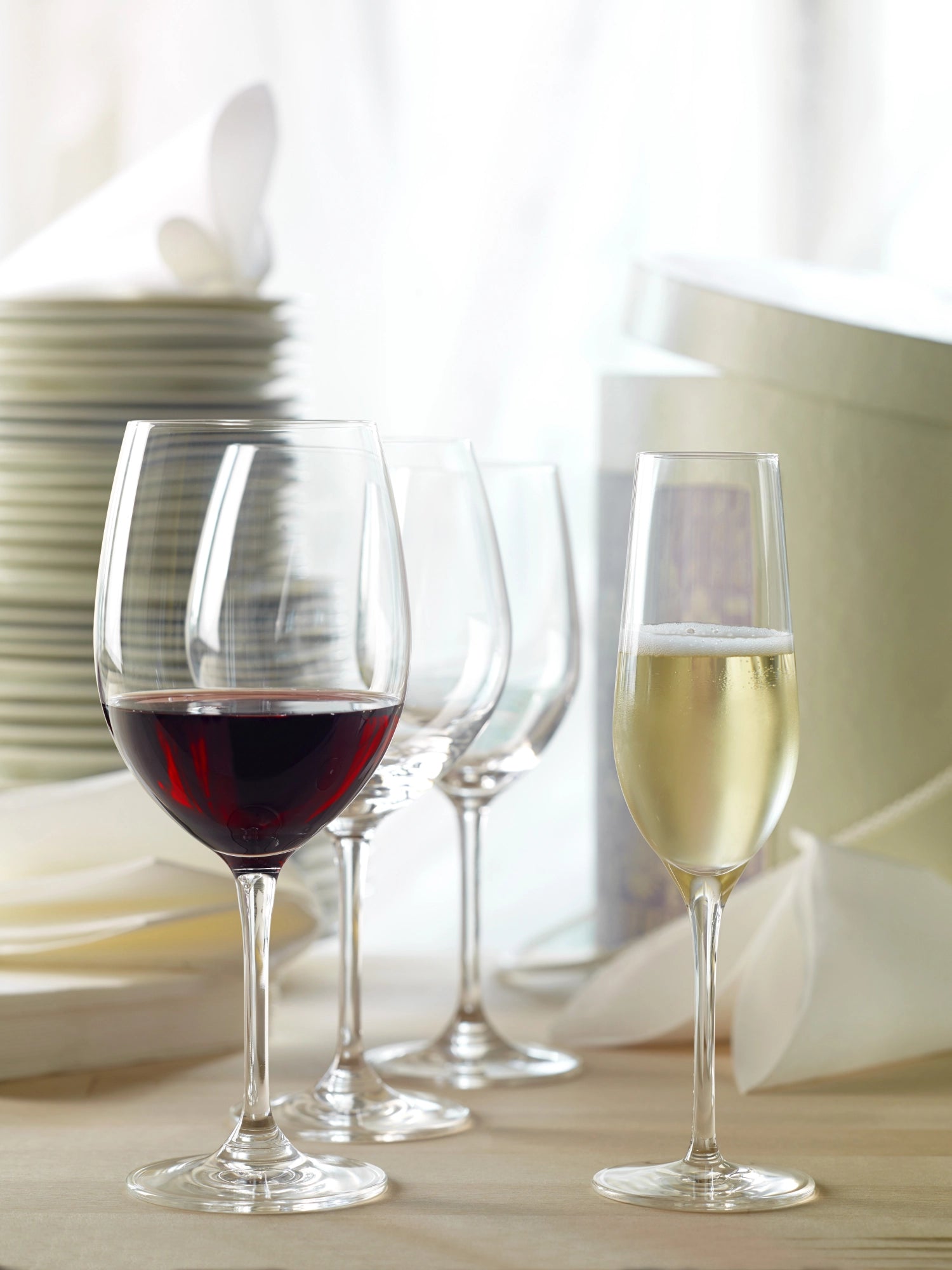 Stölzle 6er Set Rotweingläser, 720ml, 222mm hoch, perfekt für besondere Anlässe und stilvolle Weinpräsentationen.