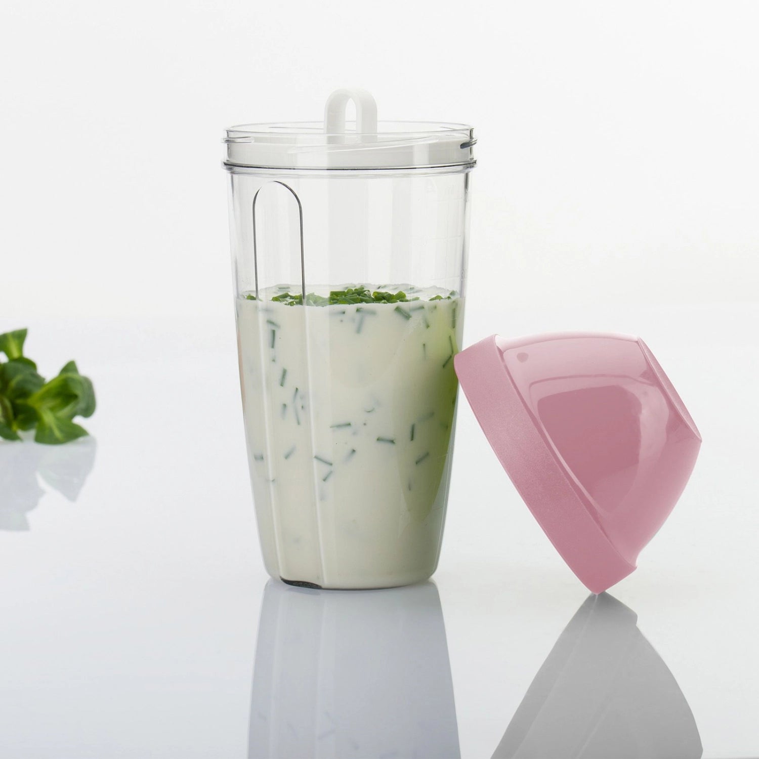 Rosa Maxi Schüttelbecher 0.5l von Westmark, ideal für die Zubereitung von Getränken und Mixen, stilvolles Design für jede Küche.