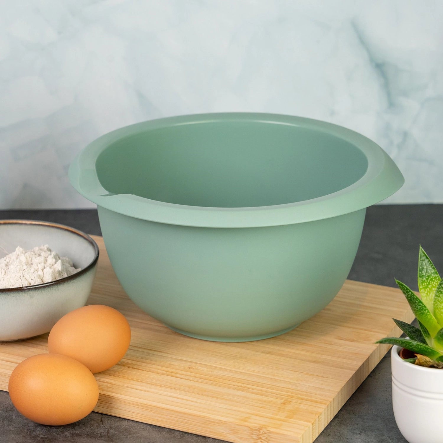 Stilvolle mintfarbene Rührschüssel von Westmark mit 2,5 l Volumen – perfekt für das Mischen und Zubereiten von Zutaten.