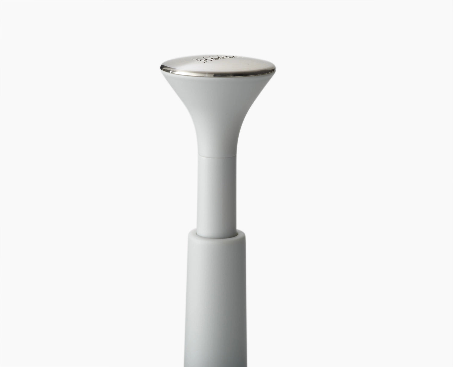 Eleganter Push+Tear Papierrollenhalter in Ecru von Joseph Joseph, geeignet für Küchenrollen bis 24 cm, vereint Funktionalität und Stil.