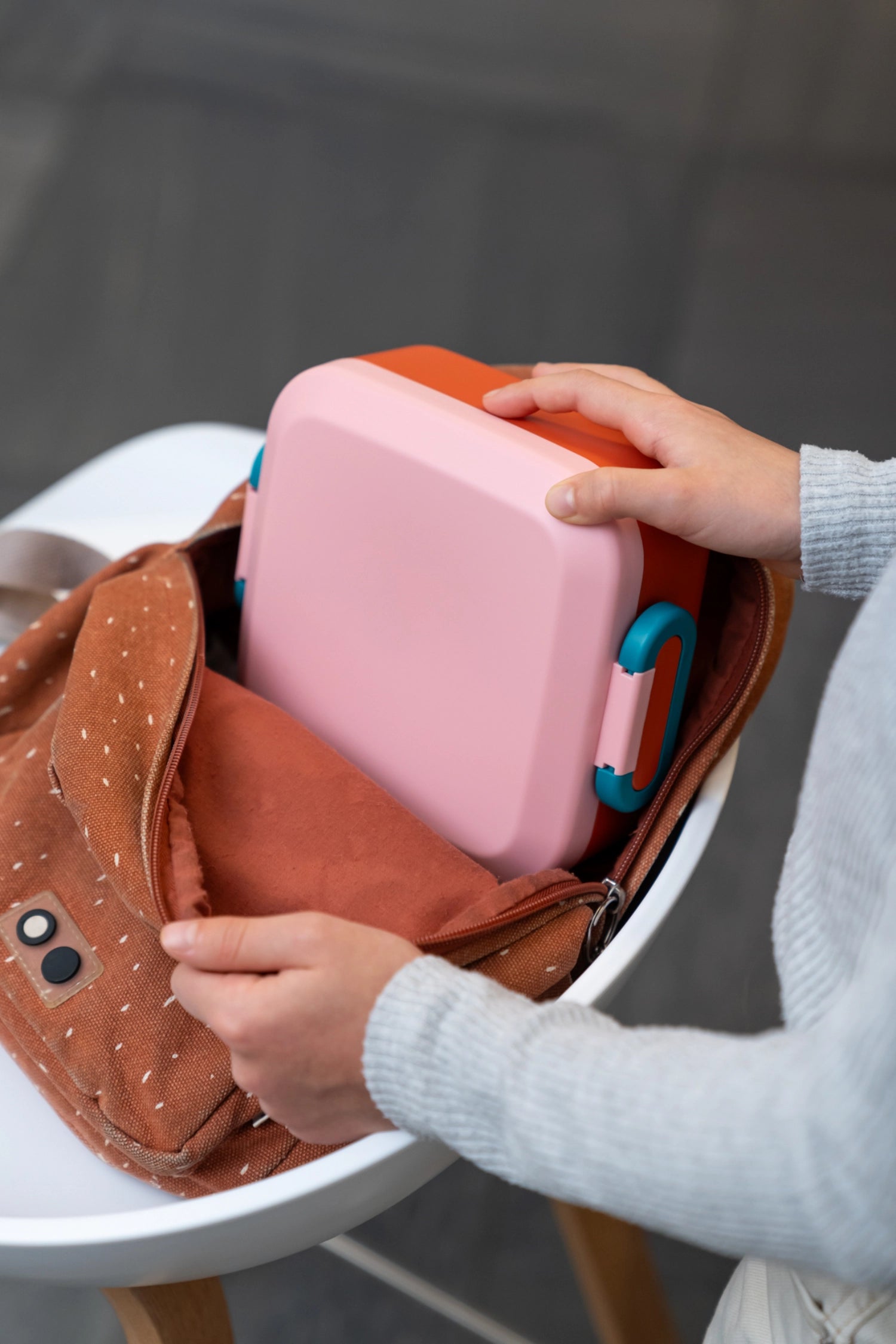Rikko Lunchbox PP in Poppy Flamingo Design, ideal für Kinder und Erwachsene, praktisch für Schule und Ausflüge, leicht und BPA-frei.
