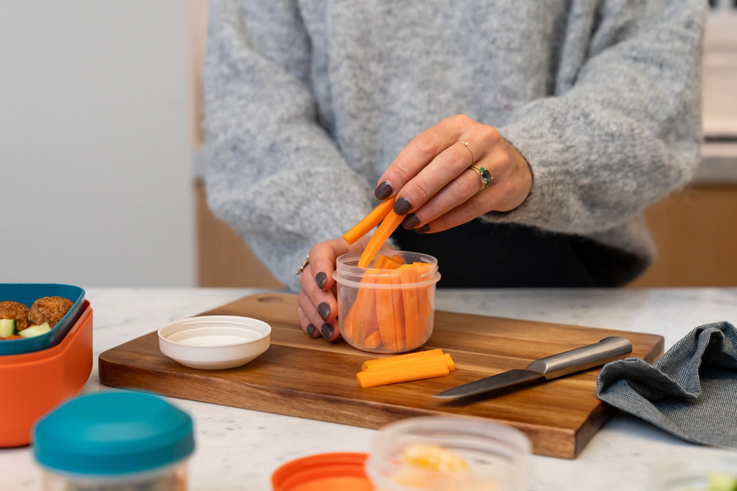 Buntes 3er Set Rikko Snackboxen aus strapazierfähigem PP, perfekt für gesunde Snacks und Mahlzeiten to go. Ideal für Schule und Ausflüge.