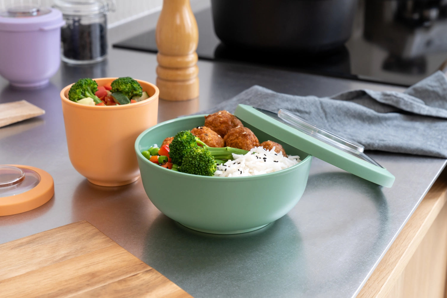 Tylla Bowl 500ml in Pfirsichfarbe aus PP, ideal für Lunchboxen, leicht und langlebig, perfekt für unterwegs oder im Büro.