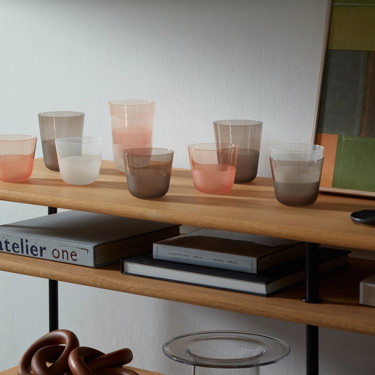 Elegantes 2er Set Trinkbecher in warmen Erdtönen, perfekt für Getränke aller Art. Aus der LSA Arc Contrast Kollektion, hochwertig und modern.