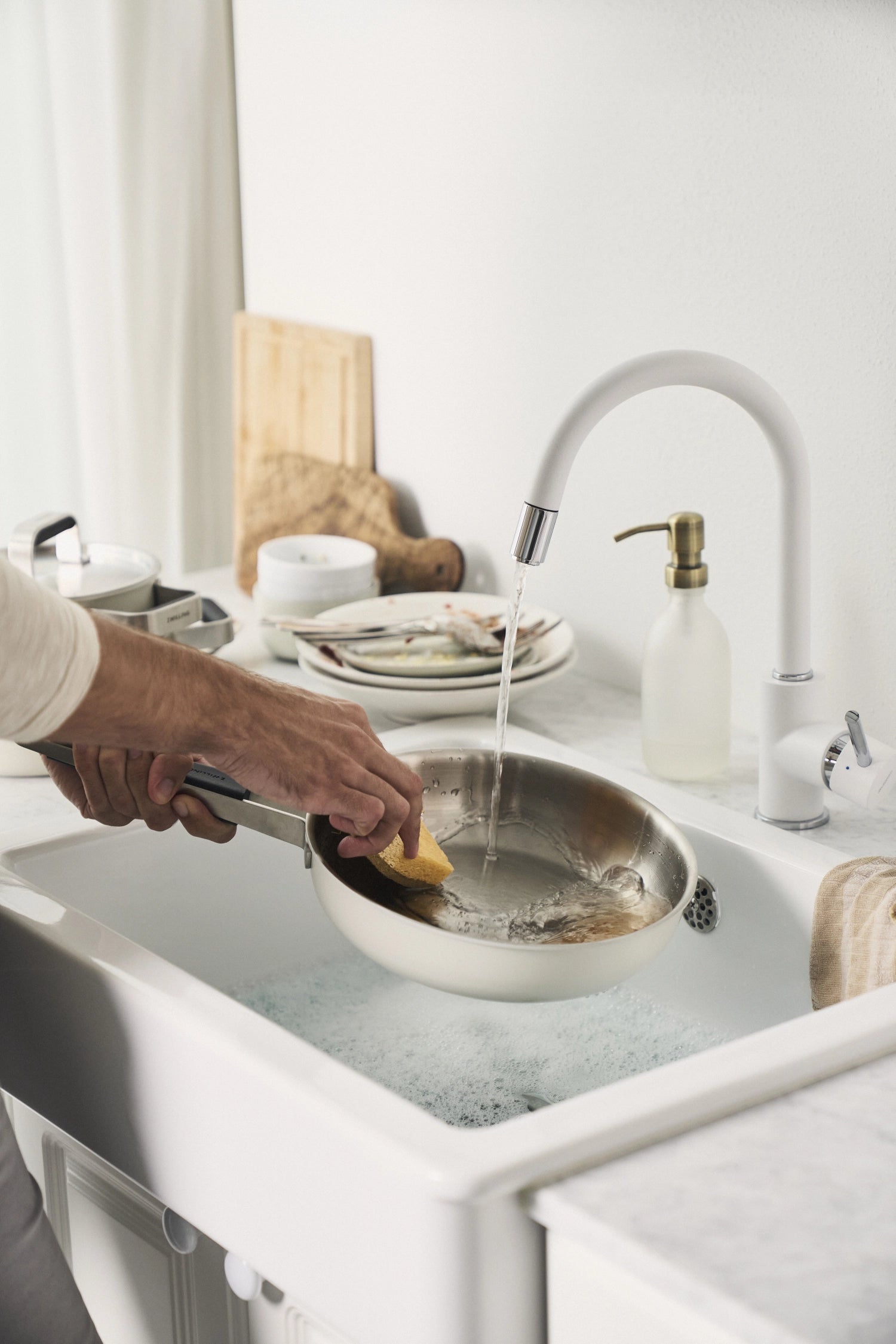 Pure Bratpfanne 20cm in Elfenbeinweiß von Zwilling, ideal für präzises Braten und Kochen, mit hochwertiger Antihaftbeschichtung.