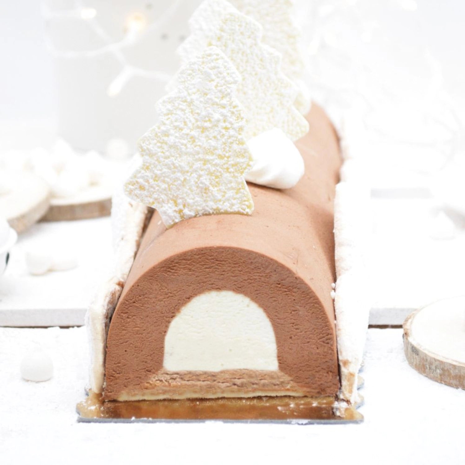 Zwei elegante Bûche Backformen von Scrap Cooking, perfekt für die Zubereitung von kunstvollen Kuchen und festlichen Leckereien.
