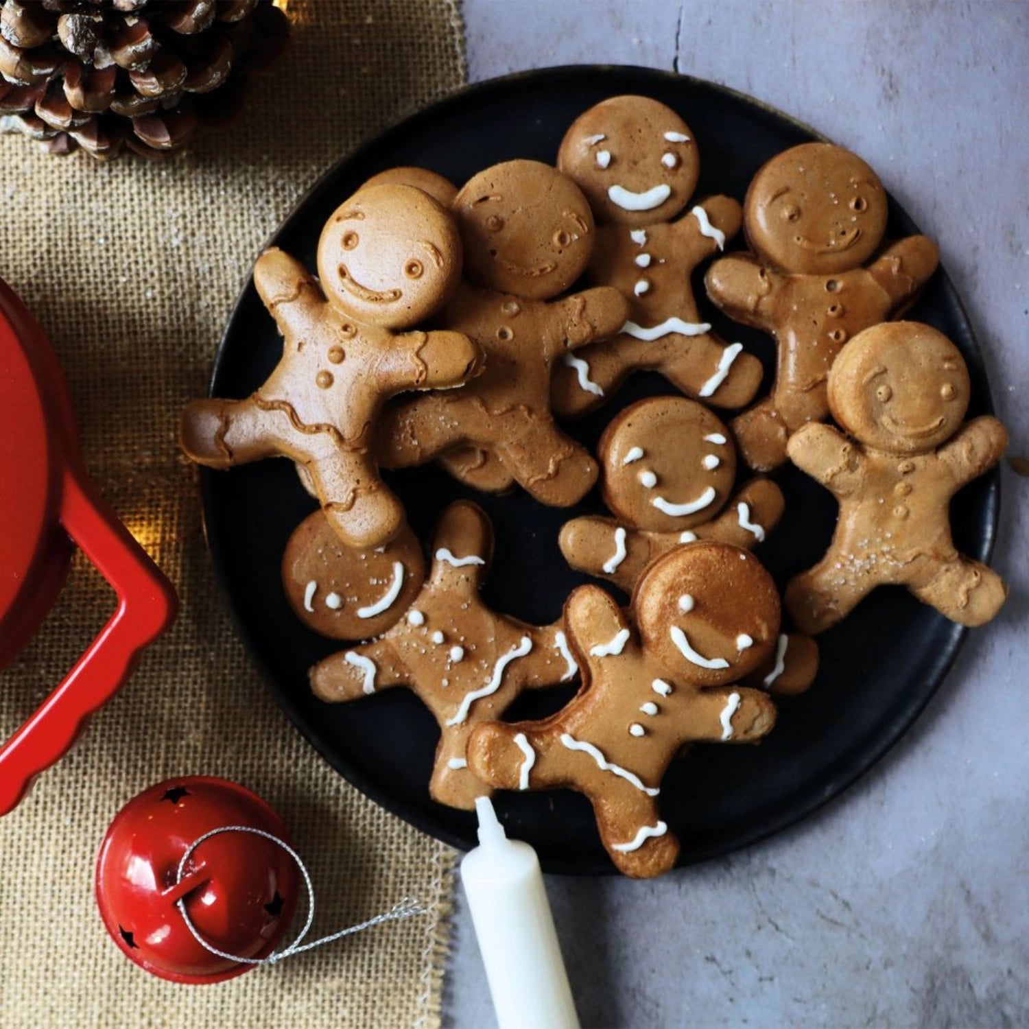 Leckere Teigmischung für Lebkuchenmänner, 190g von Scrap Cooking. Ideal für weihnachtliche Backideen und süße Dekorationen.