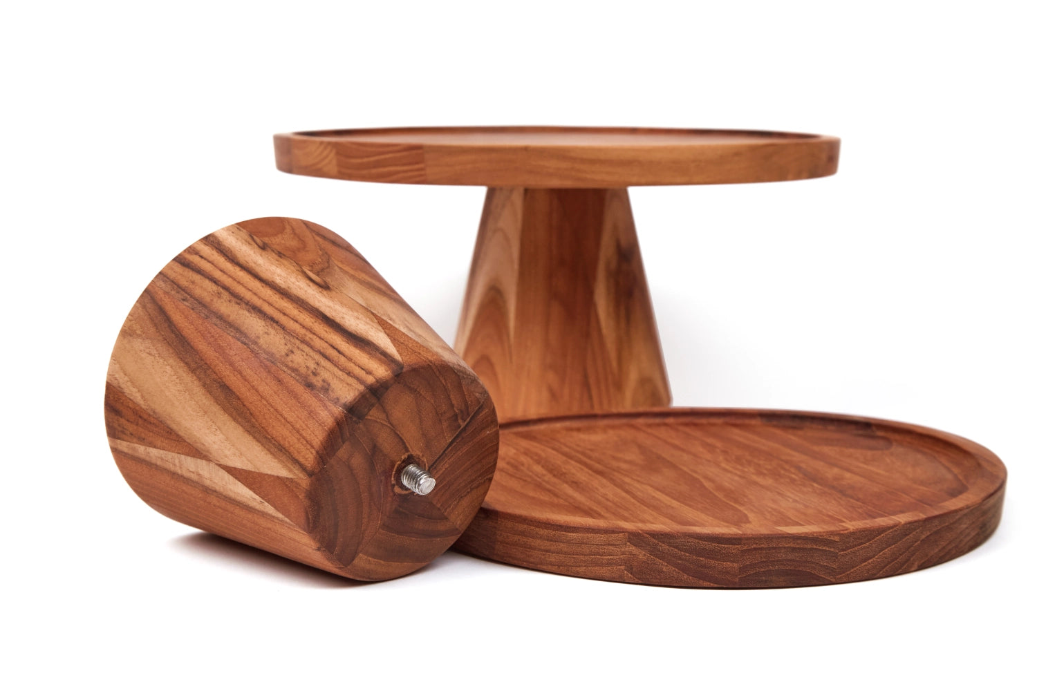 Stilvolle Tortenplatte aus edlem Teakholz, Ø 29 cm, H 12 cm, perfekt für die Präsentation von Kuchen und Desserts bei besonderen Anlässen.