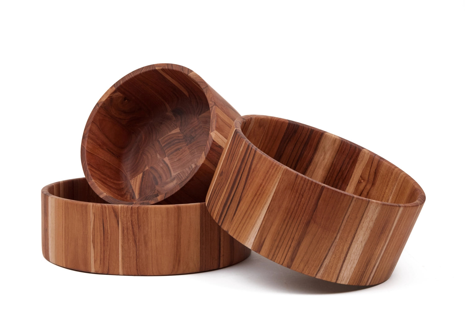 Stilvolle Salatschale aus hochwertigem Teakholz, 26 cm Durchmesser, 11 cm hoch – perfekt für ansprechende Servierideen und Tischgestaltung.