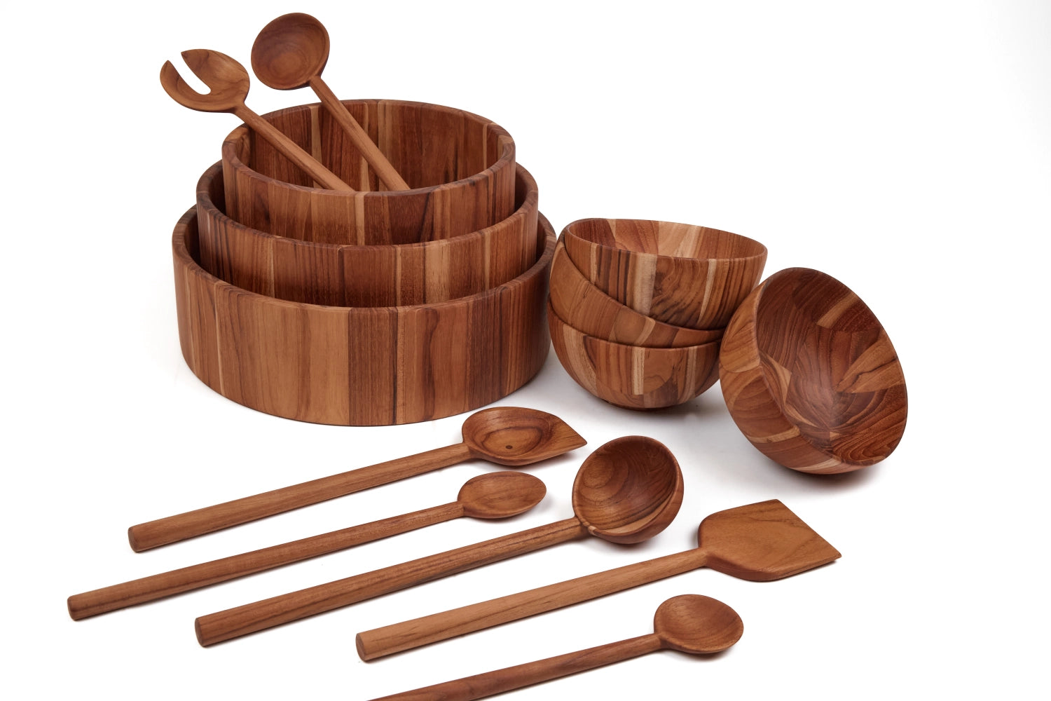 Elegante Salatschale aus edlem Teakholz, 26 cm Durchmesser und 11 cm Höhe – ideal für kreative Salatpräsentationen und festliche Tischdekorationen.
