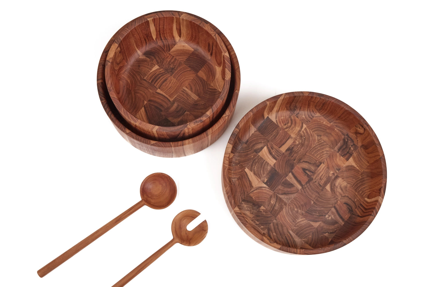 Stilvolle Bold Salatschale von Teak Haus, 30 cm Durchmesser und 9 cm hoch, perfekt für ansprechende Salatarrangements und Tischdekoration.
