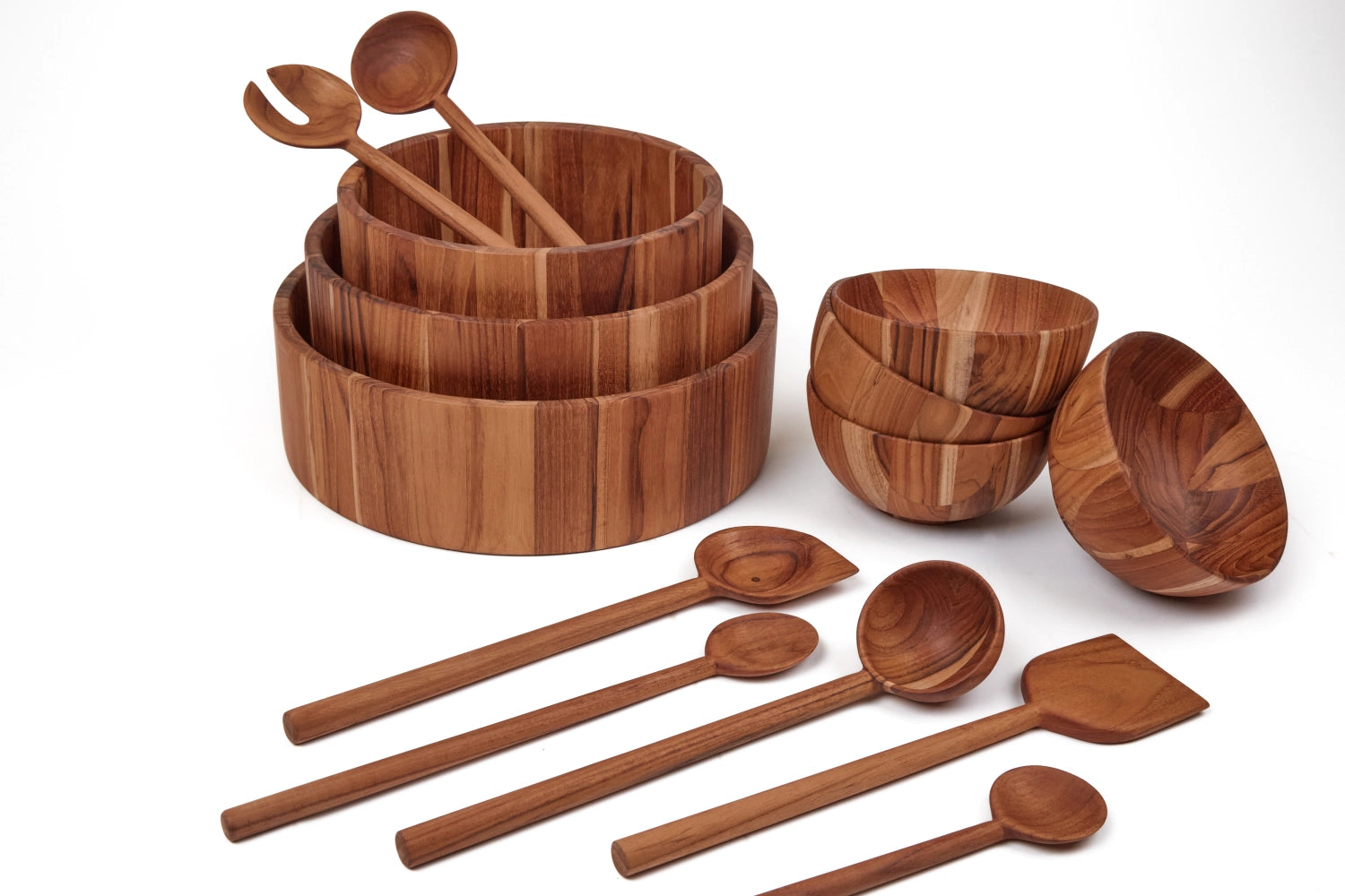 Stilvolle Bold Salatschale von Teak Haus, perfekt für ansprechende Servierideen. Maße: D30cm, H9cm, aus hochwertigem Material.