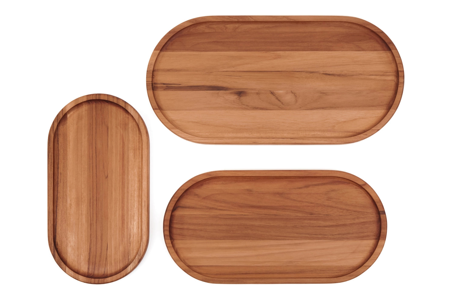 Elegantes ovales Serviertablett in Braun, Maße 35x18x2cm, ideal für stilvolles Servieren und Dekorieren, aus hochwertigem Teakholz.