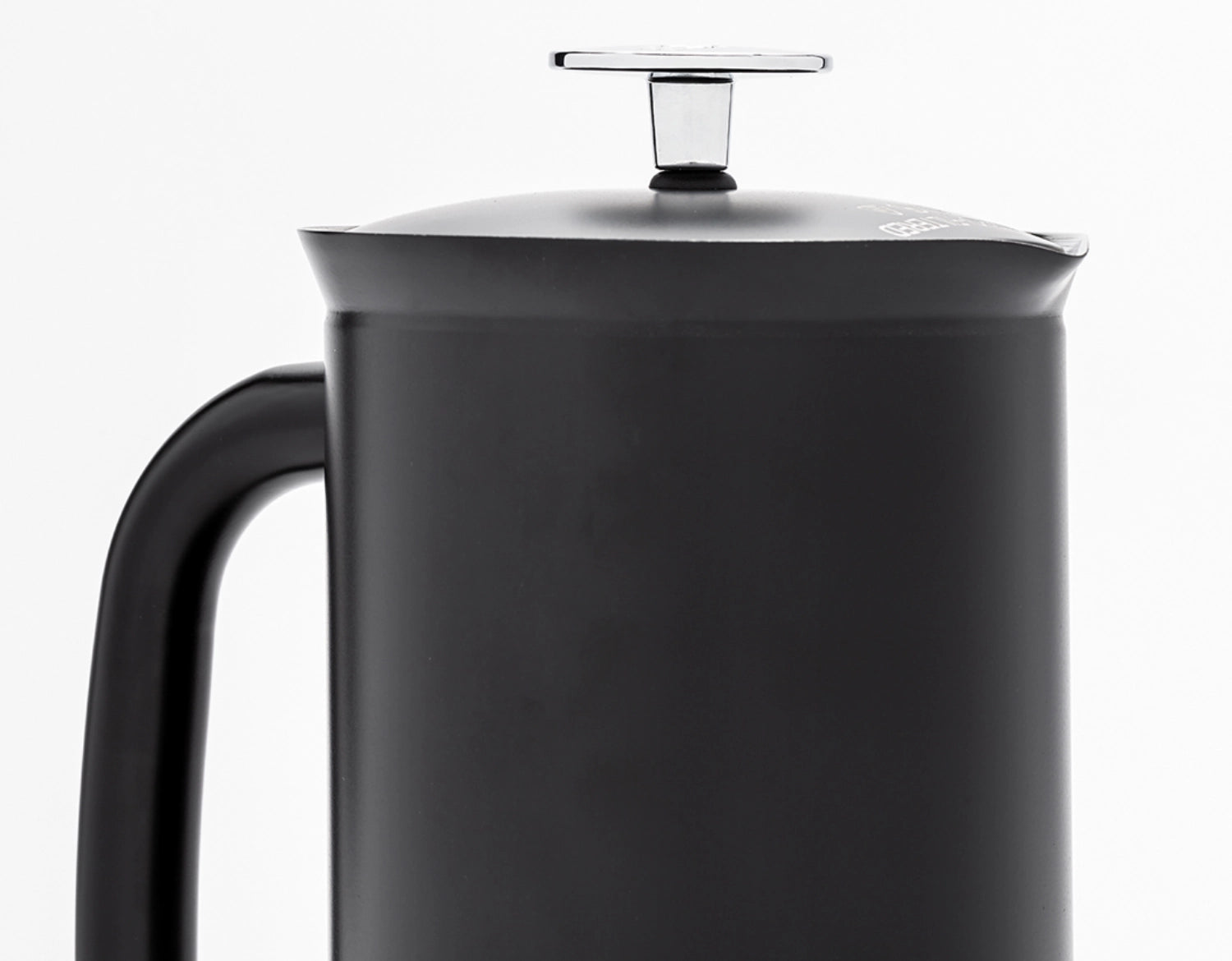 Elegante French Press aus schwarzem Edelstahl mit 946 ml Fassungsvermögen, ideal für Kaffeeliebhaber, die Stil und Funktionalität schätzen.