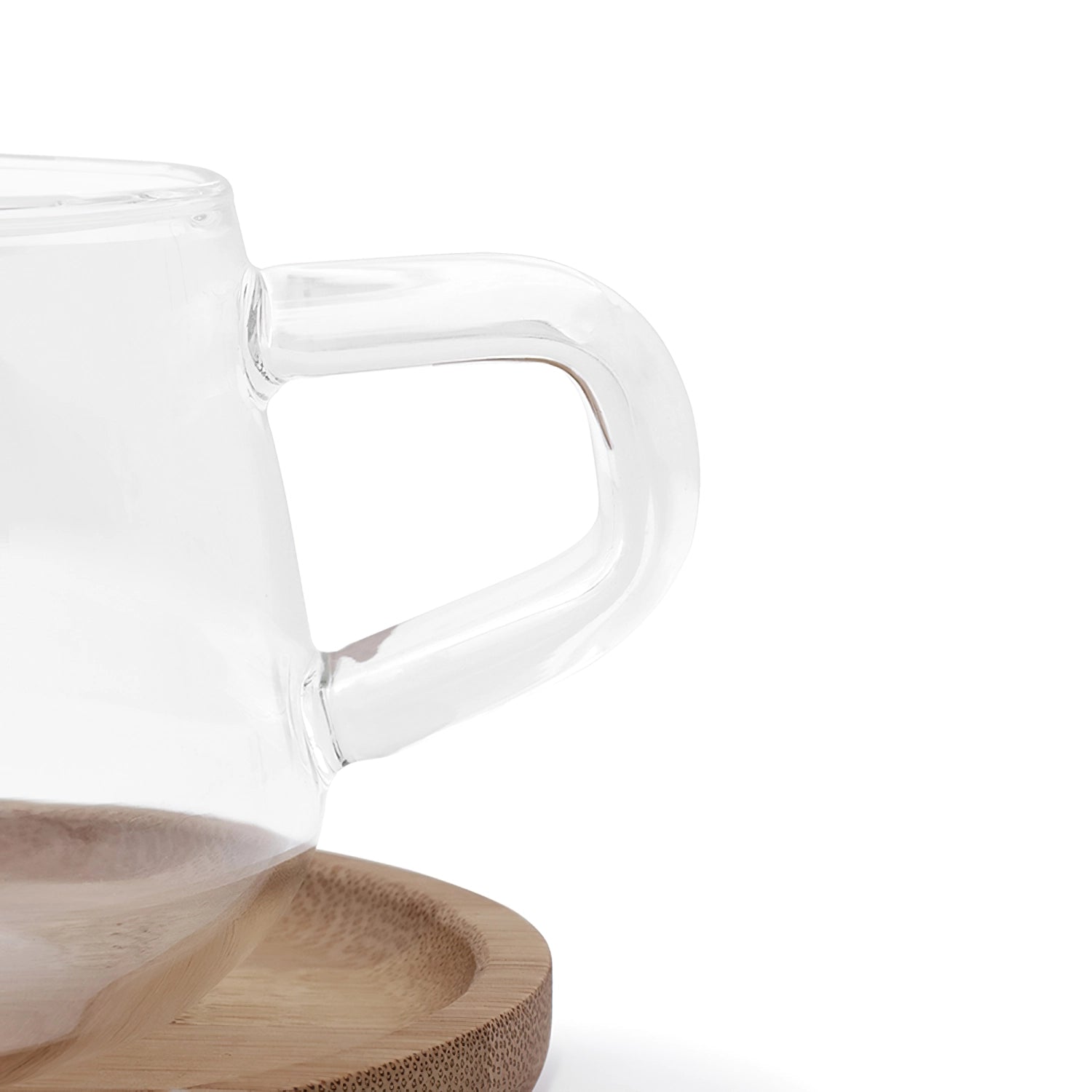 Schlichte 250ml Tasse aus der Classic Office Kollektion, inklusive einem natürlichen Bambusuntersetzer – ideal für Büro und Zuhause.