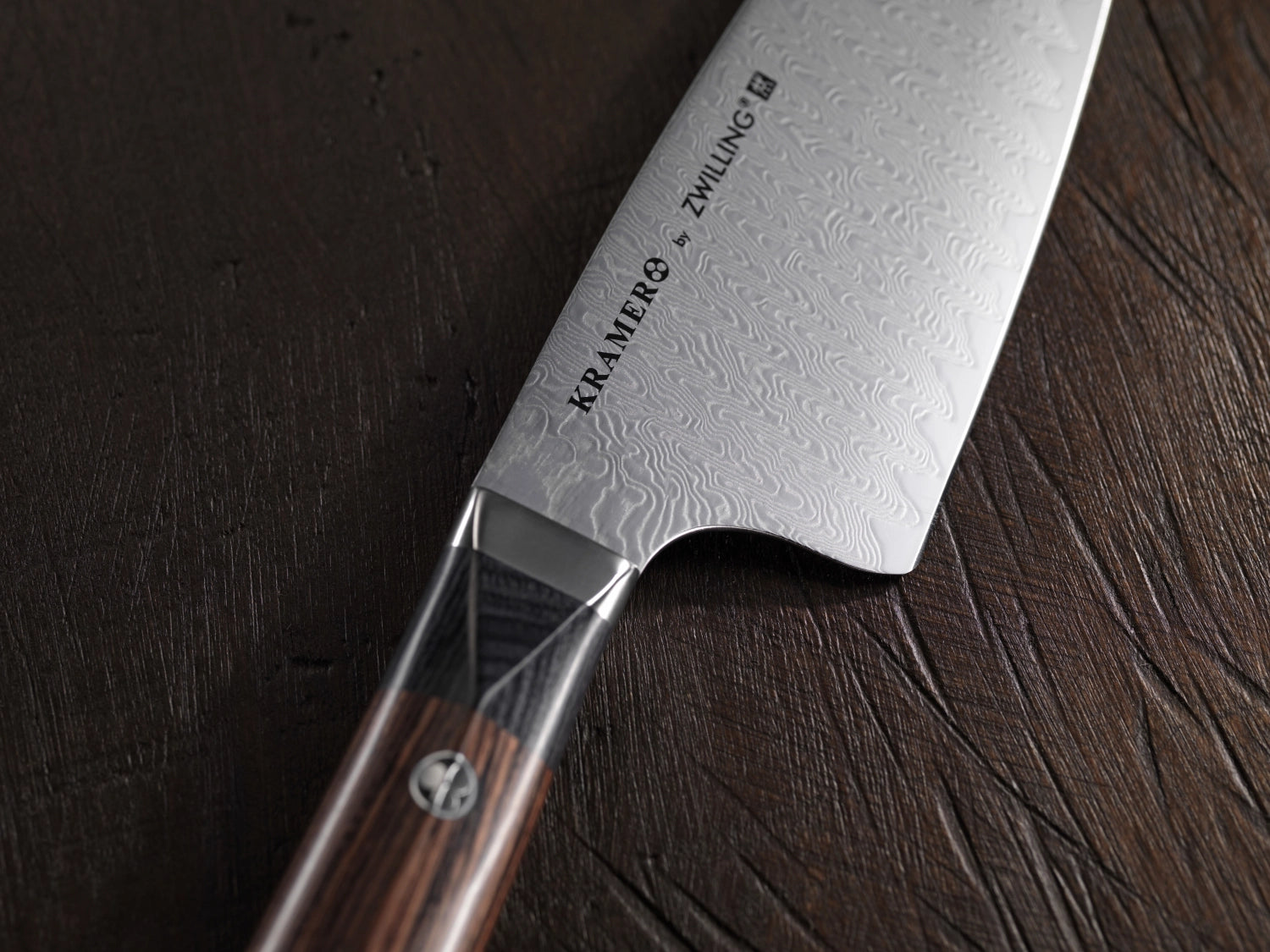 Elegantes Kramer Meiji Spick- und Garniermesser von Zwilling mit 9 cm Klinge, perfekt für feine Schneidarbeiten und kreative Präsentationen in der Küche.