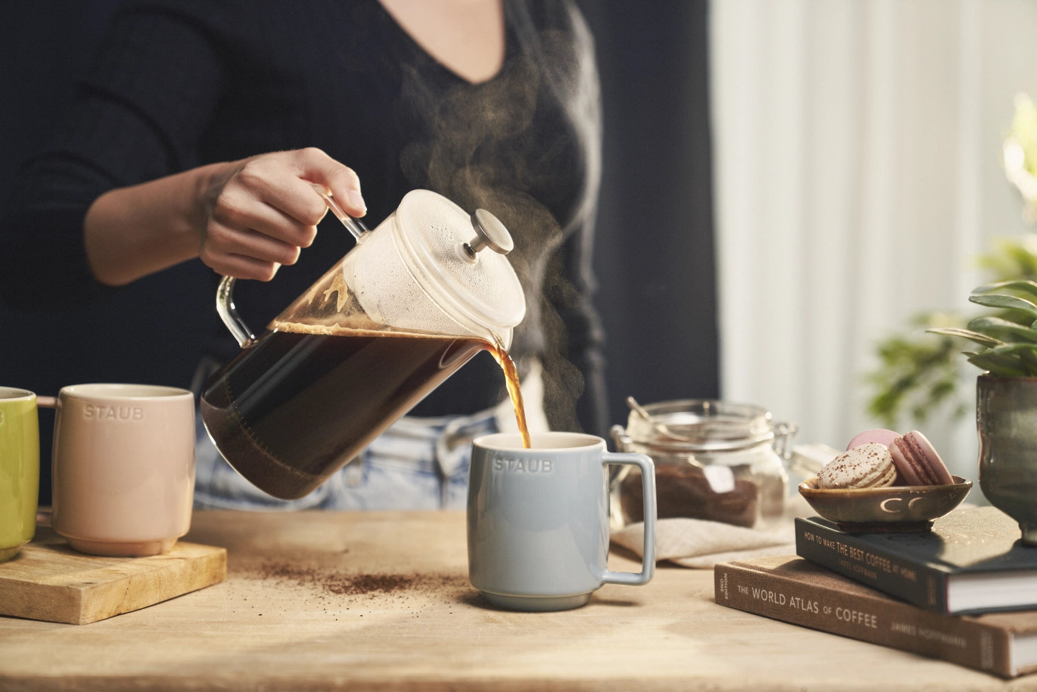 Stilvolles 6-teiliges Tassenset M von Staub, 350ml, ideal für Genussmomente, vereint Funktionalität und ansprechendes Design.