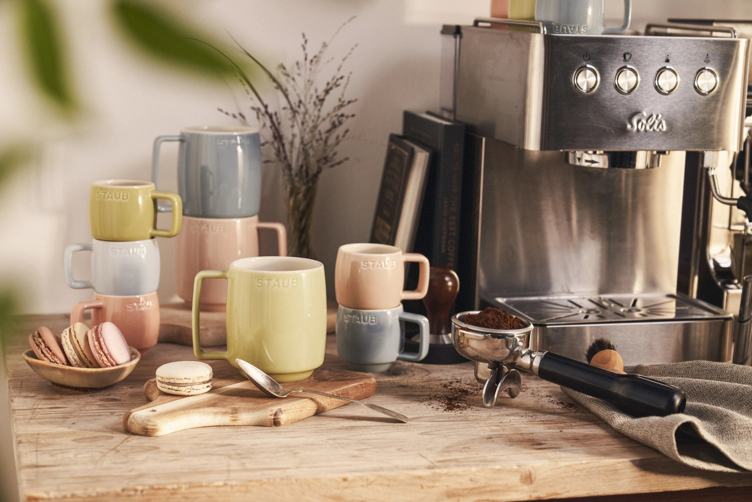 Stilvolles 6-teiliges Tassenset M von Staub, 350ml, ideal für Genussmomente, vereint Funktionalität und zeitgemäßes Design.