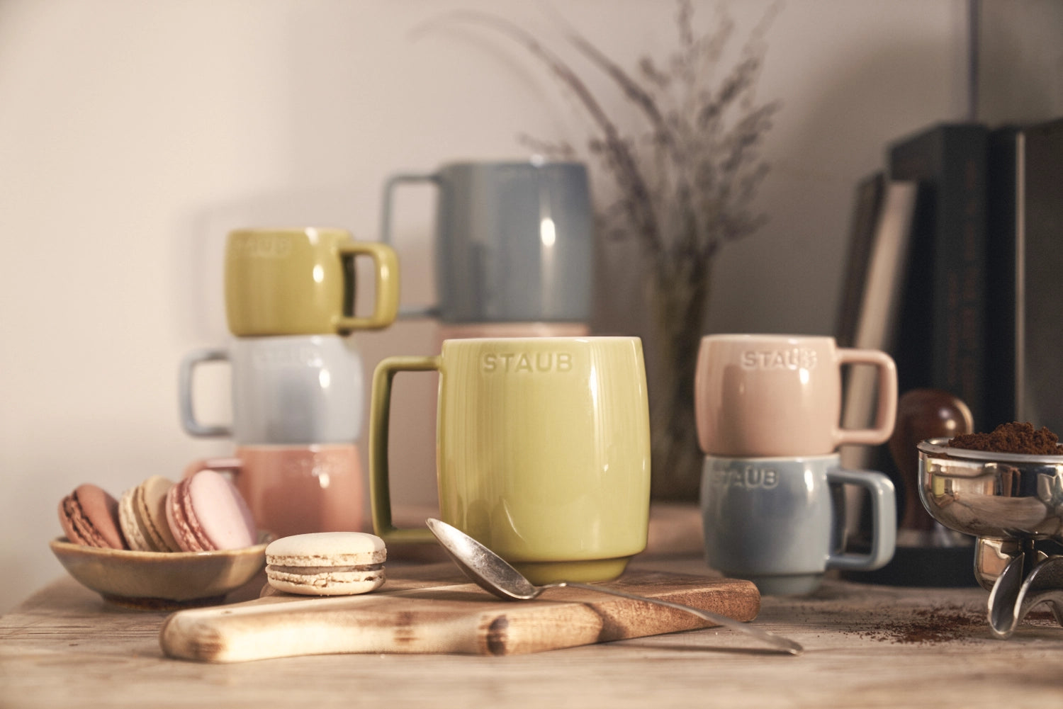 Elegantes 6-teiliges Tassenset M von Staub, 350ml, perfekt für Kaffee und Tee, vereint modernes Design mit hoher Qualität für besondere Anlässe.