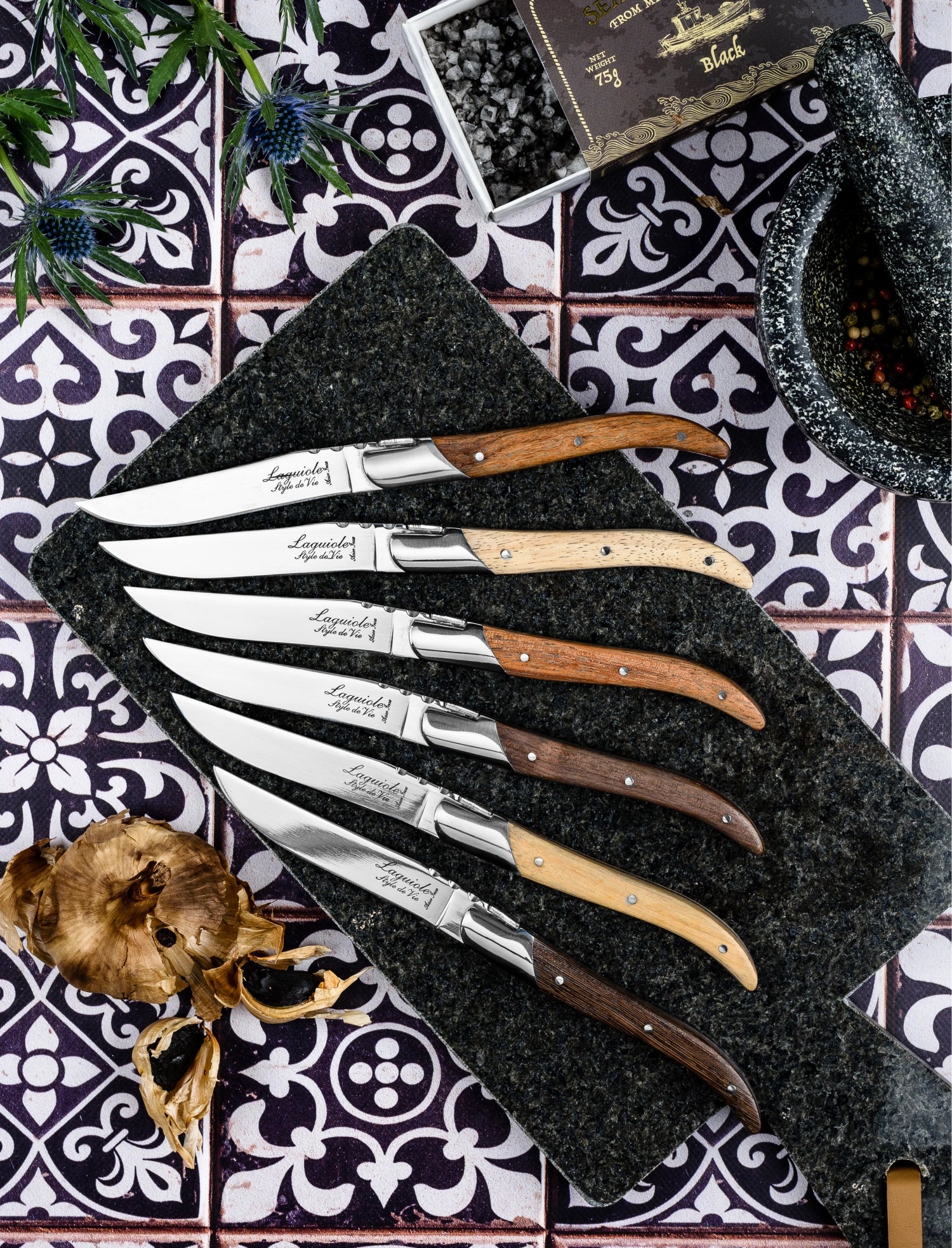 Elegantes Laguiole Steakmesser aus der Luxury Line, erhältlich in verschiedenen edlen Holzarten, ideal für Steakliebhaber.