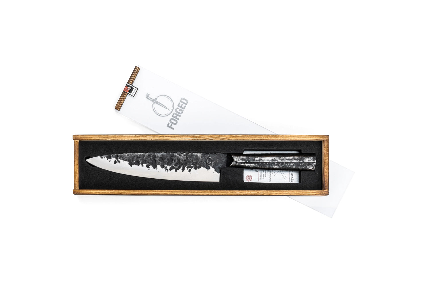 Robustes 20 cm Kochmesser von Forged, ideal für präzise Schnitte und vielseitige Einsatzmöglichkeiten in der Küche.