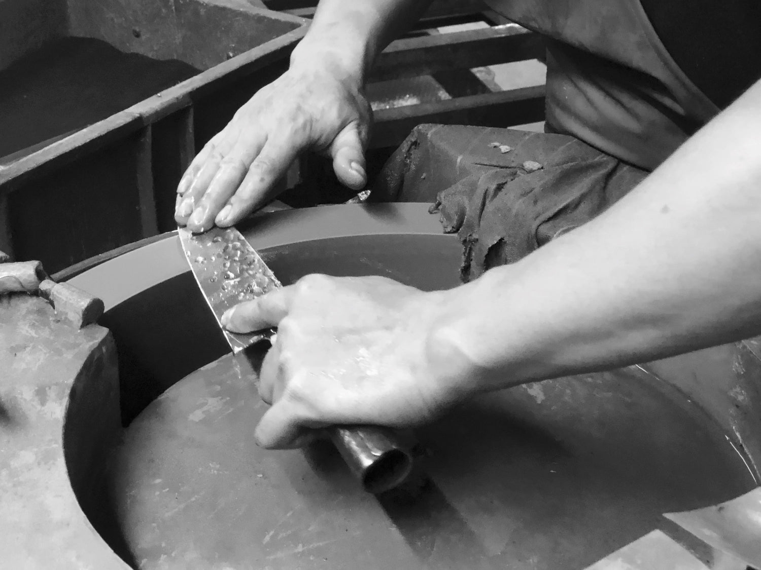 Robustes Brute Kochmesser mit 20 cm Klinge, perfekt für präzises Schneiden und Zubereiten in der modernen Küche.