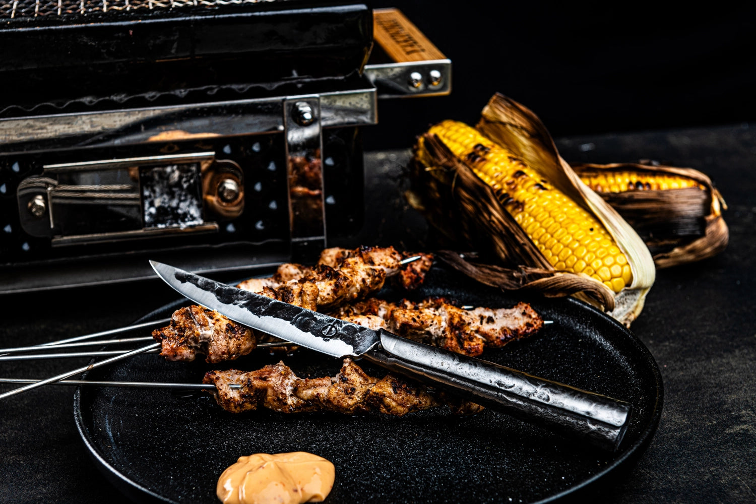 Hochwertiges Brute Steakmesser mit 10 cm Klinge, perfekt für präzises Schneiden von Steaks und anderen Fleischgerichten, ideal für Feinschmecker.