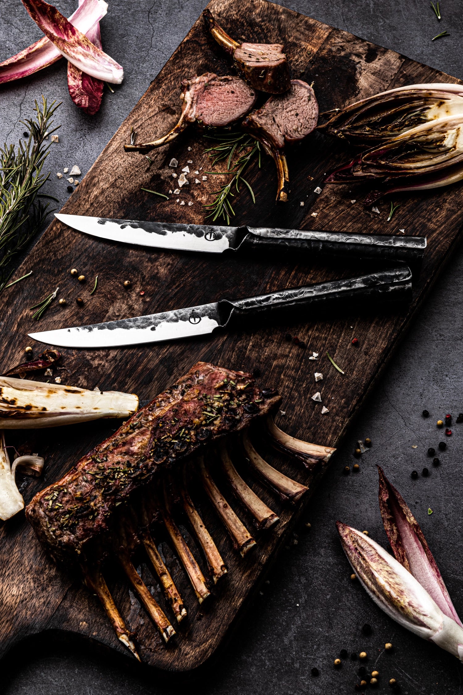 Elegantes Brute Steakmesser mit 10 cm Klinge, designed für müheloses Schneiden von saftigen Steaks und Fleisch, ein Must-Have für jeden Grillliebhaber.