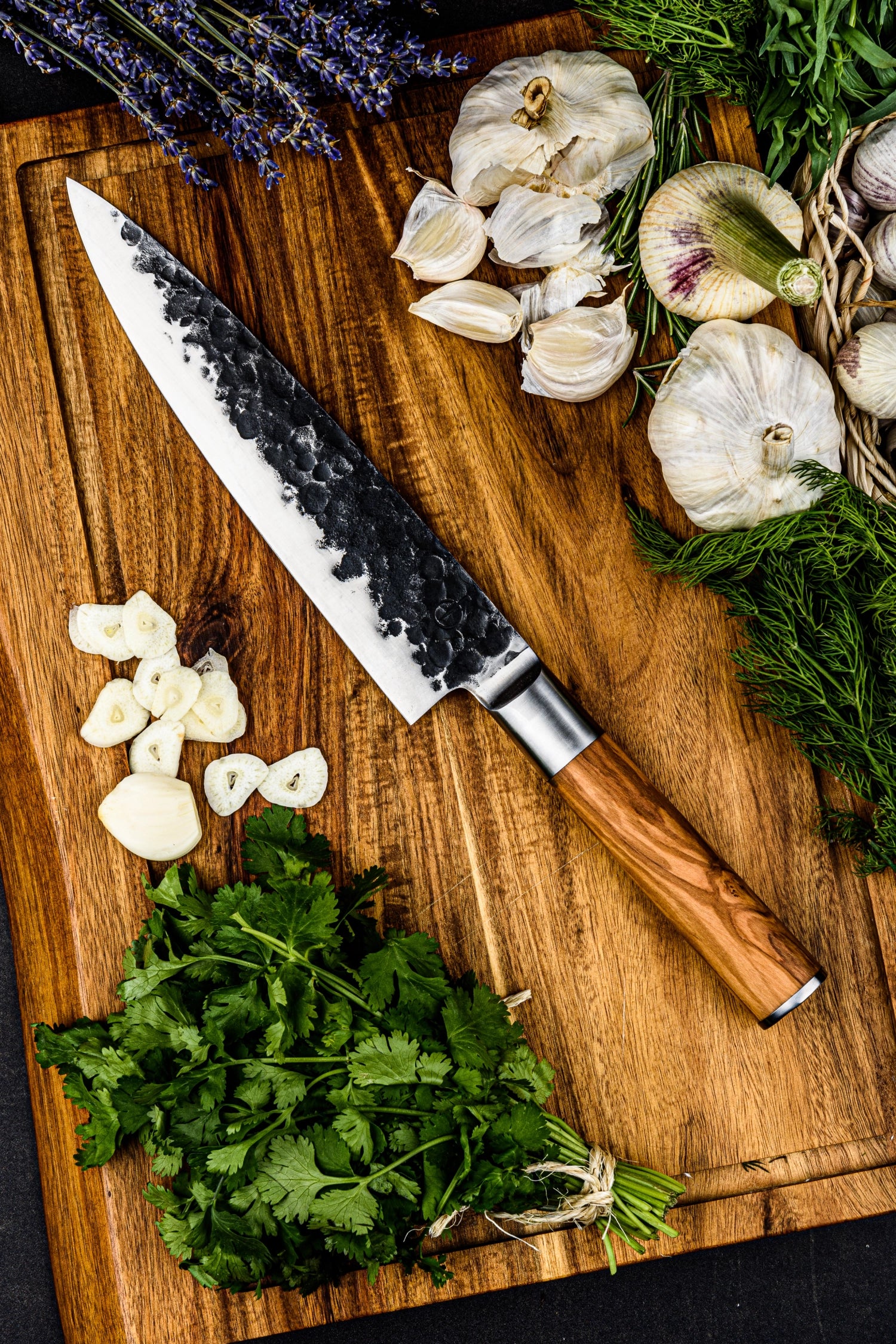 Hochwertiges Olive Kochmesser mit 20 cm Klinge, perfekt für präzises Schneiden und komfortable Handhabung in der modernen Küche.