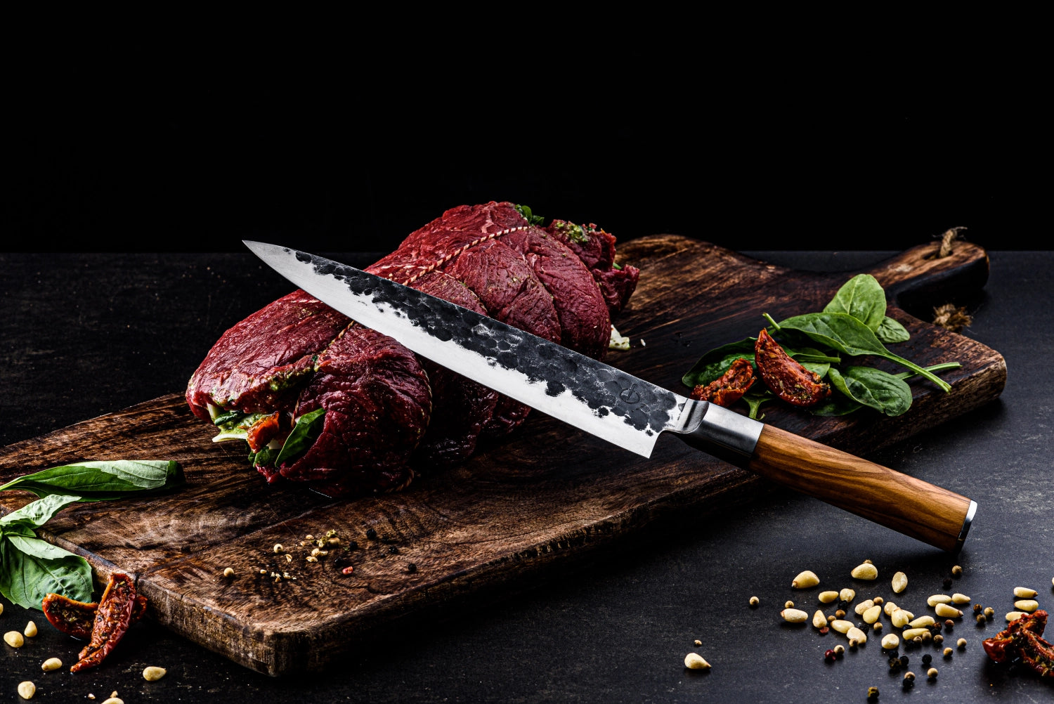 Elegantes Olive Kochmesser mit 20 cm Klinge, ideal für präzise Schneidarbeiten und ergonomischen Griff für müheloses Kochen.