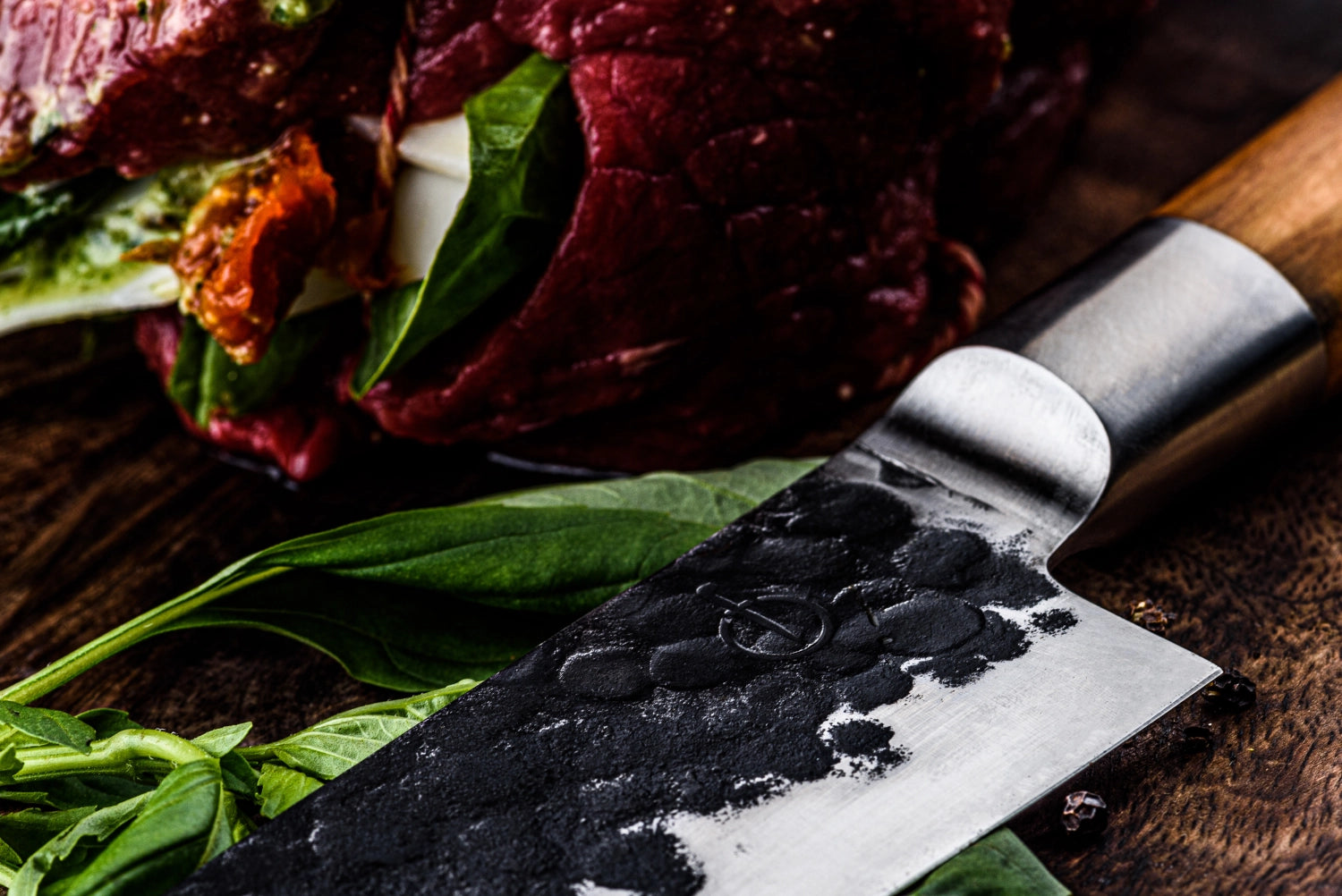 Elegantes Olive Kochmesser mit 20 cm Klinge, ideal für präzise Schneidarbeiten und ergonomischen Griff für müheloses Kochen.
