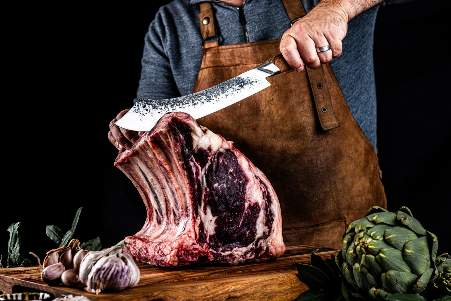 Hochwertiges Katai Metzgermesser 25cm von Forged, ideal für präzises Schneiden von Fleisch und Gemüse, mit komfortablem, rutschfestem Griff.