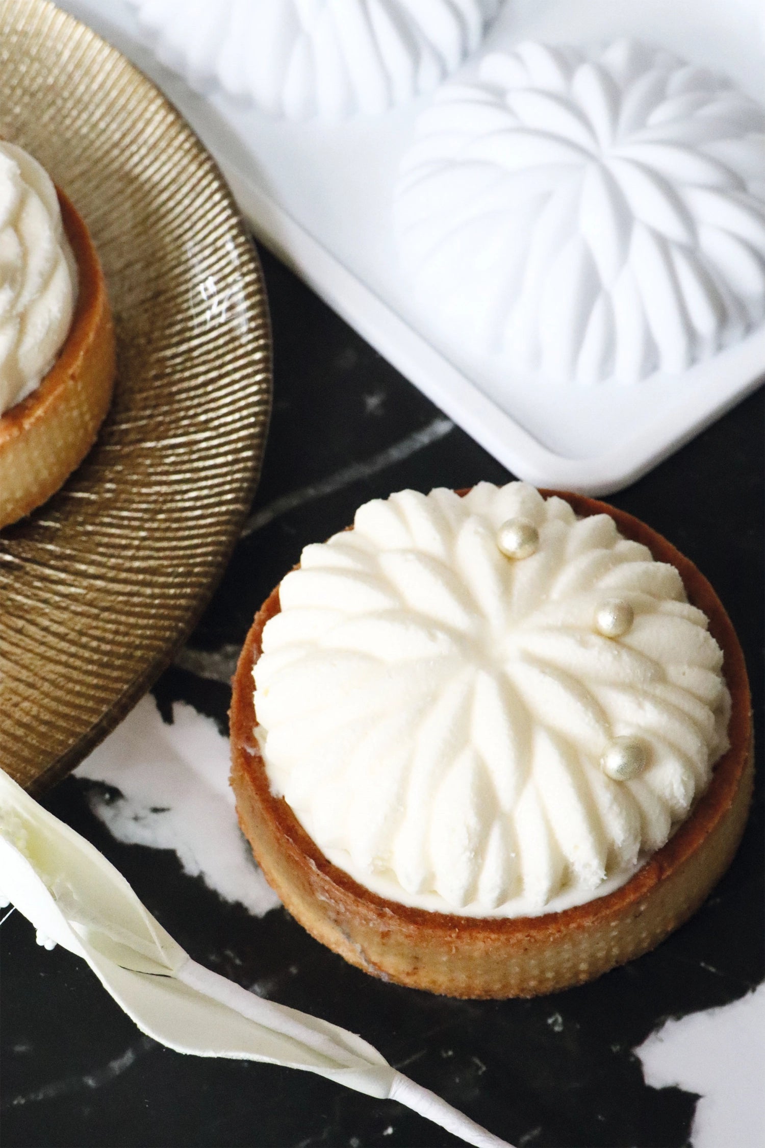 Vielseitiges 4er Set Silikonformen für kleine Saint-Honoré (7 cm), perfekt für das Backen von feinen Desserts und individuellen Leckereien.
