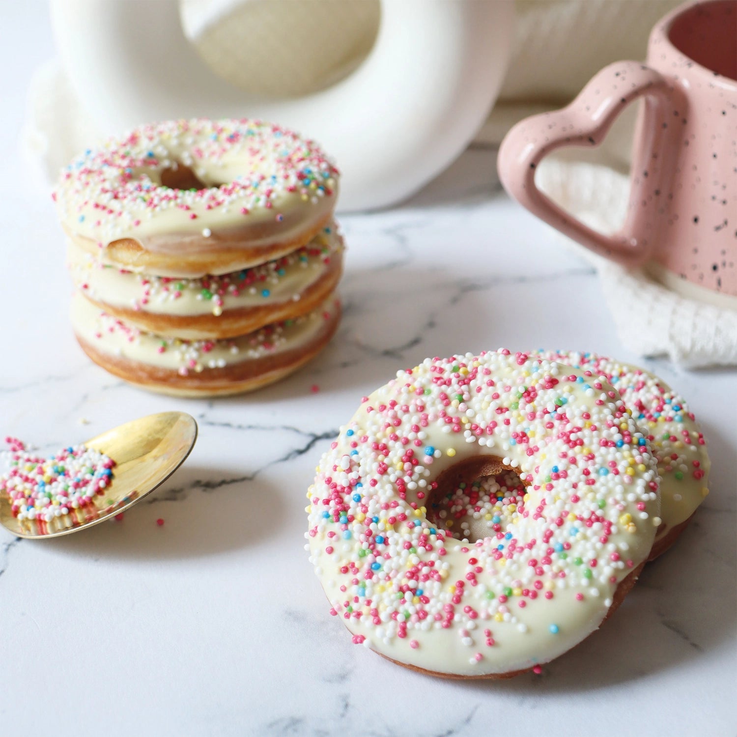 Kreative Mini-Donut-Maschine von Scrap Cooking: Perfekt für die Zubereitung von leckeren, kleinen Donuts für Partys und besondere Anlässe.
