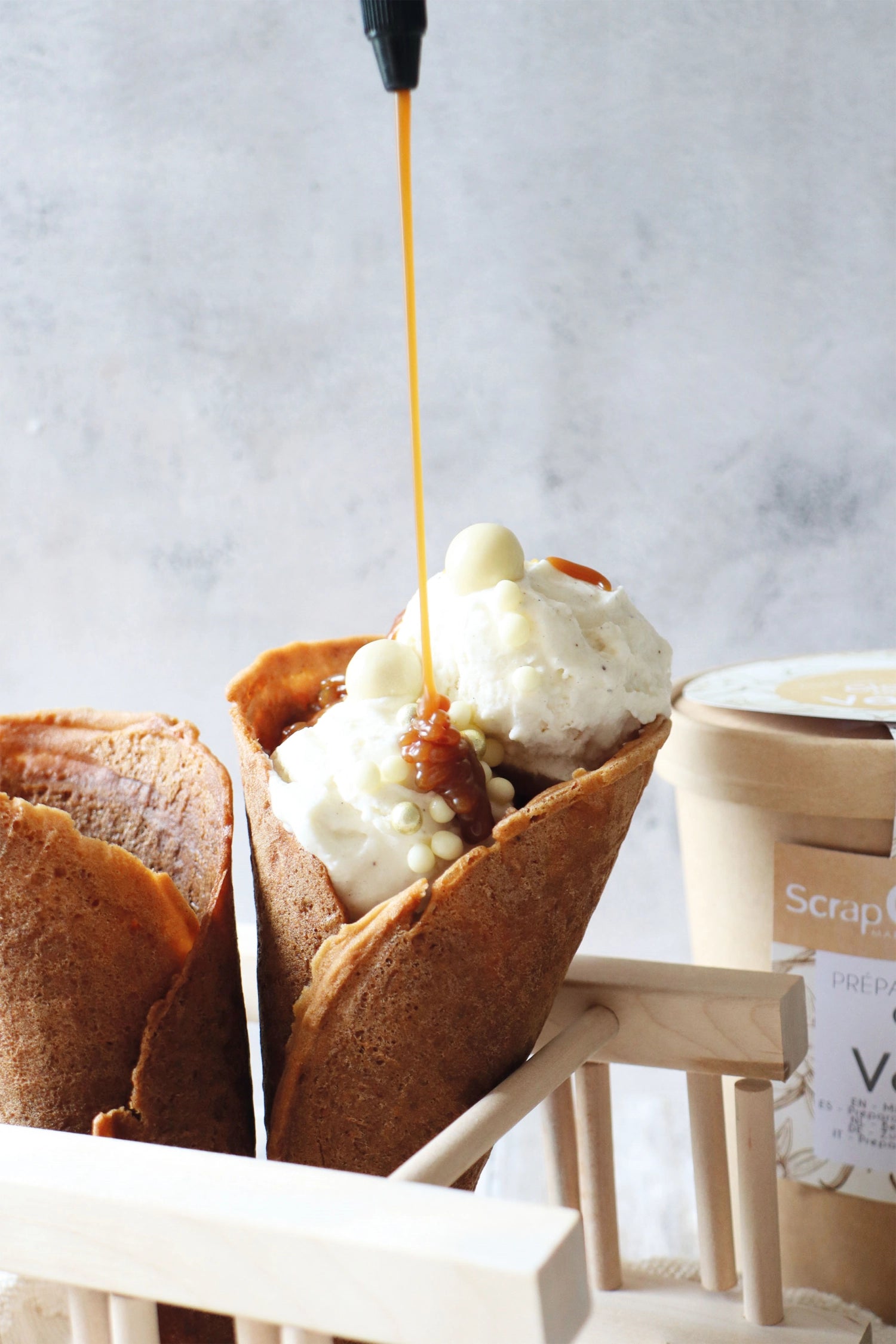 Praktische Vanille Eiscreme Fertigmischung von Scrap Cooking, 145g – perfekt für die Zubereitung von cremigem, hausgemachtem Eis.