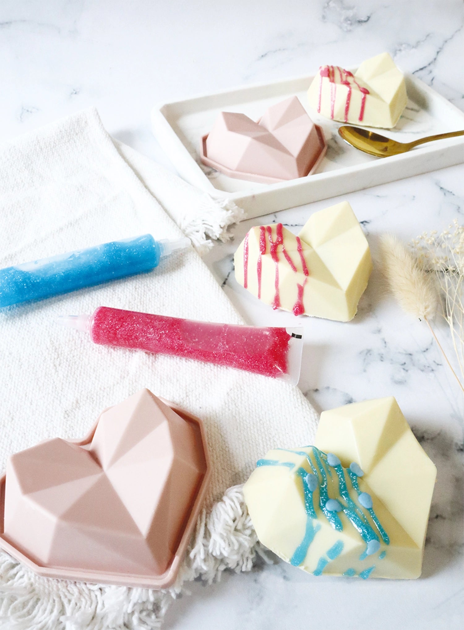 Perlmutt blauer Zuckerguss Stift von Scrap Cooking, 26g, ideal zum Dekorieren von Backwaren und für kreative Tortengestaltung.