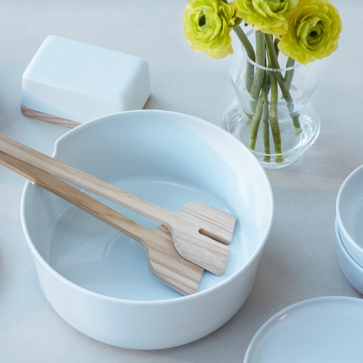 Elegantes 2er Set aus weißen Schalen von LSA, Durchmesser 8 cm, perfekt für Snacks oder als dekoratives Element in jedem Raum.