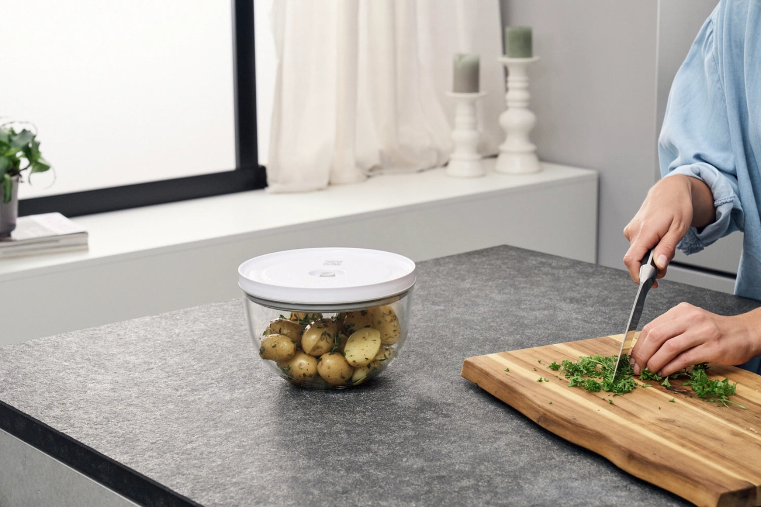 Vakuumschüssel M aus Glas von Zwilling, ideal für frische Lebensmittelaufbewahrung, elegant und funktional für jede Küche.