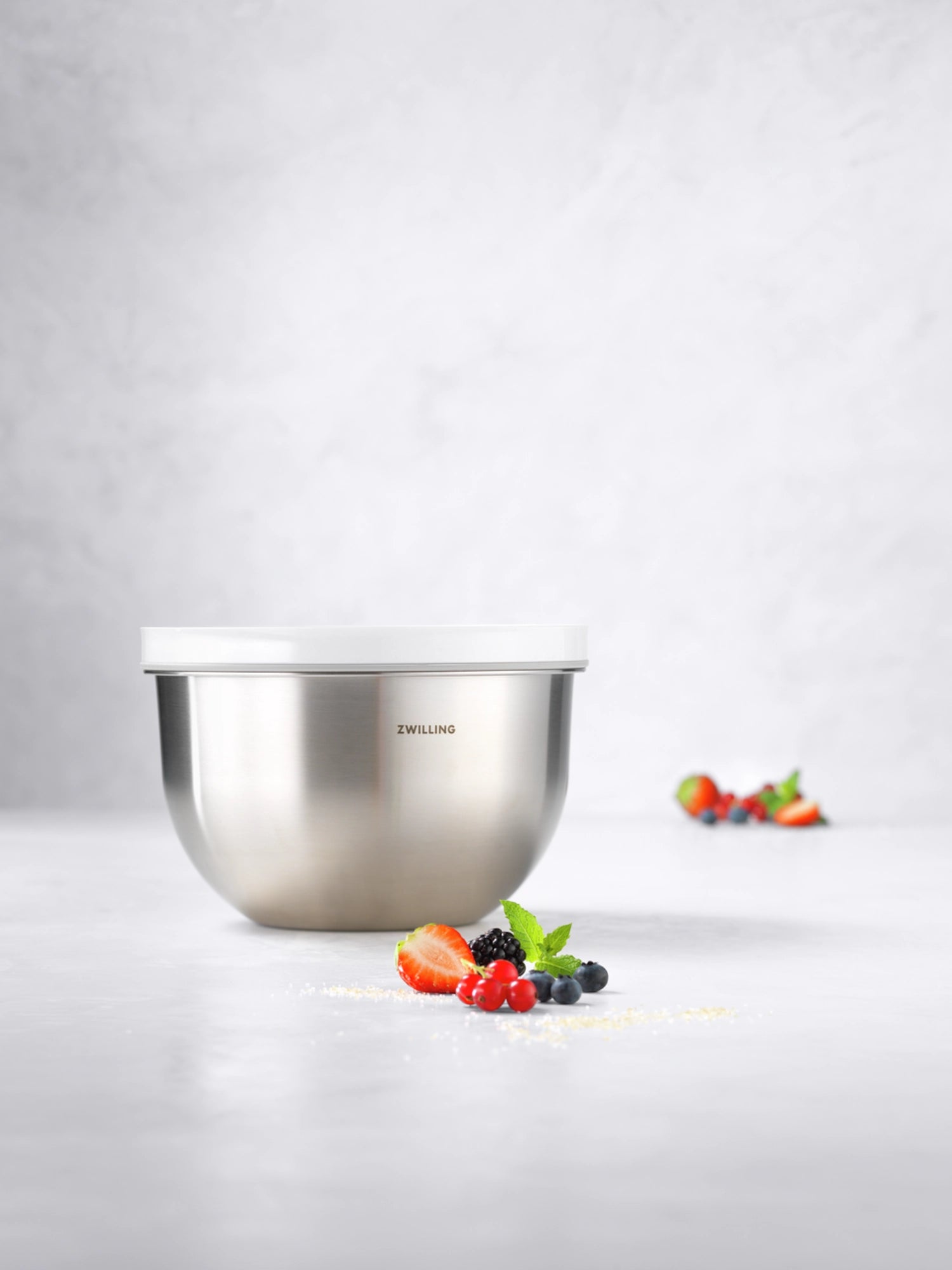 Vakuumschüssel M aus Edelstahl von Zwilling, ideal zum Frischhalten von Lebensmitteln, elegant und funktional für die moderne Küche.