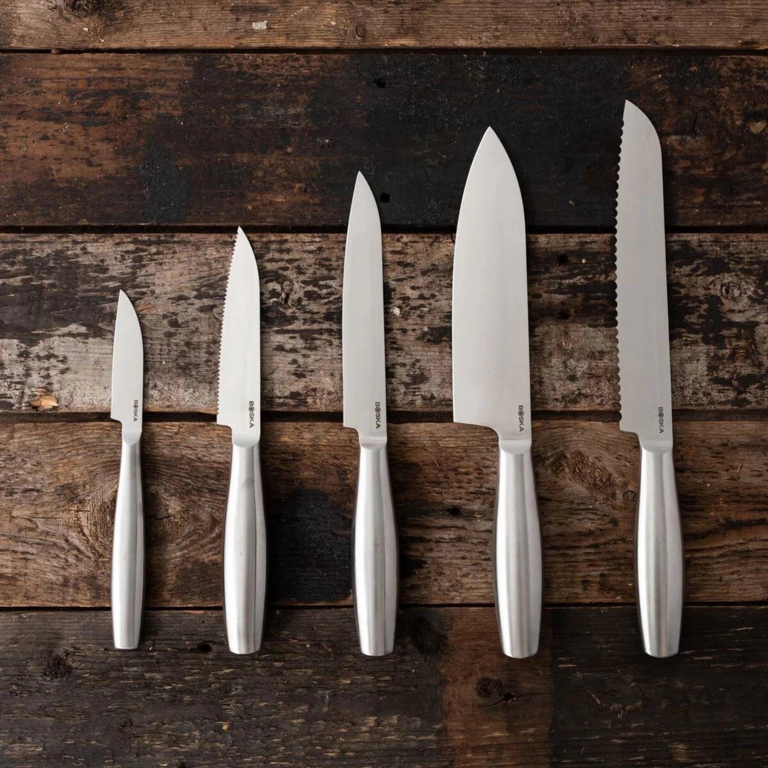 Elegantes 5-teiliges Küchenmesser Set von Boska, perfekt für alle Kochbedürfnisse und stilvolles Arbeiten in der Küche.