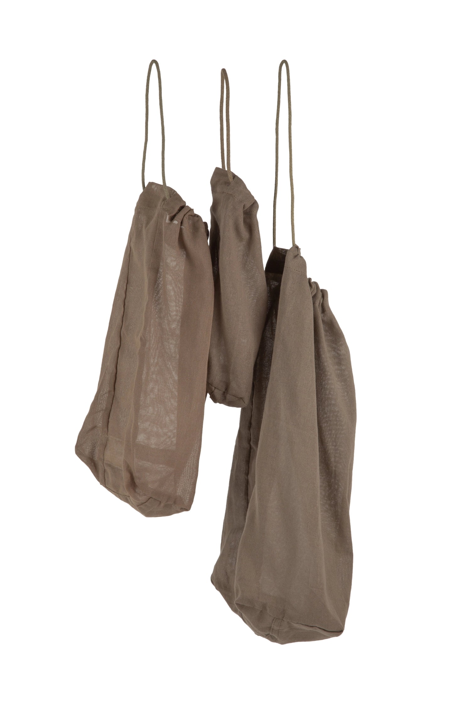 Set aus drei wiederverwendbaren Beuteln in verschiedenen Größen (16/24/30 cm) aus Biobaumwolle in Clay-Farbe, ideal für umweltfreundliche Aufbewahrung.