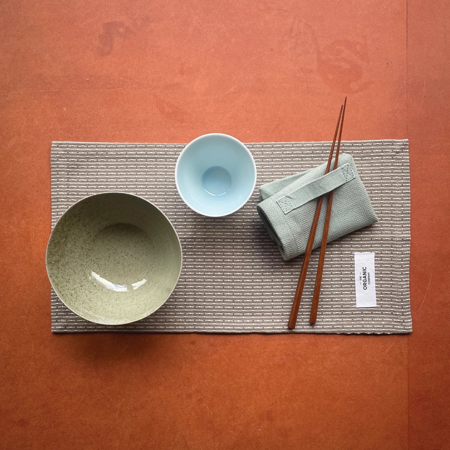 Set aus 4 hochwertigen Stoffservietten (20x20 cm) in Dusty, aus Biobaumwolle, perfekt für den täglichen Gebrauch und umweltfreundlich.
