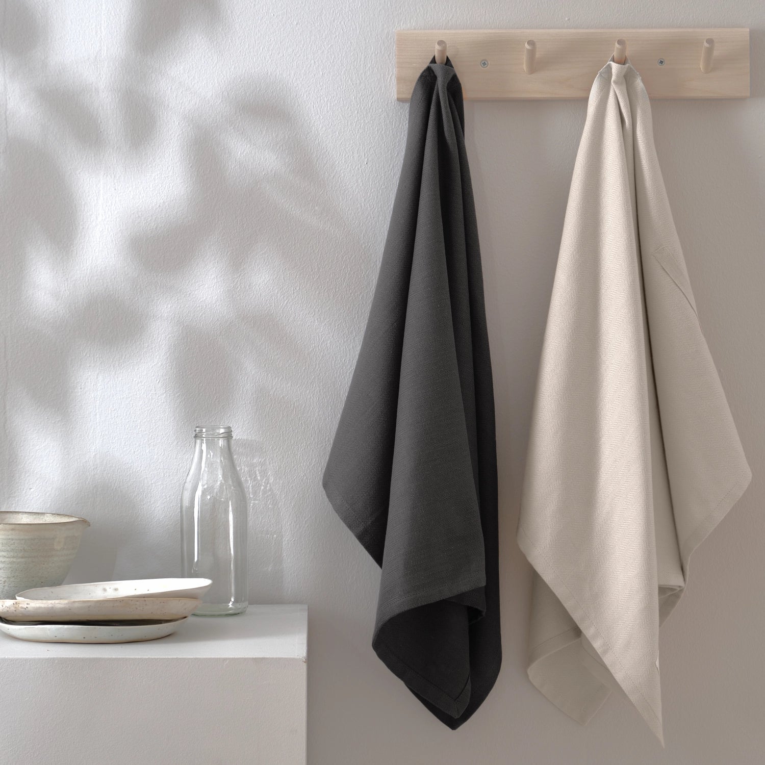 Elegantes 2er Set Geschirrtücher aus biologischer Baumwolle, 53x86cm, perfekt für stilvolle und umweltbewusste Küchen.