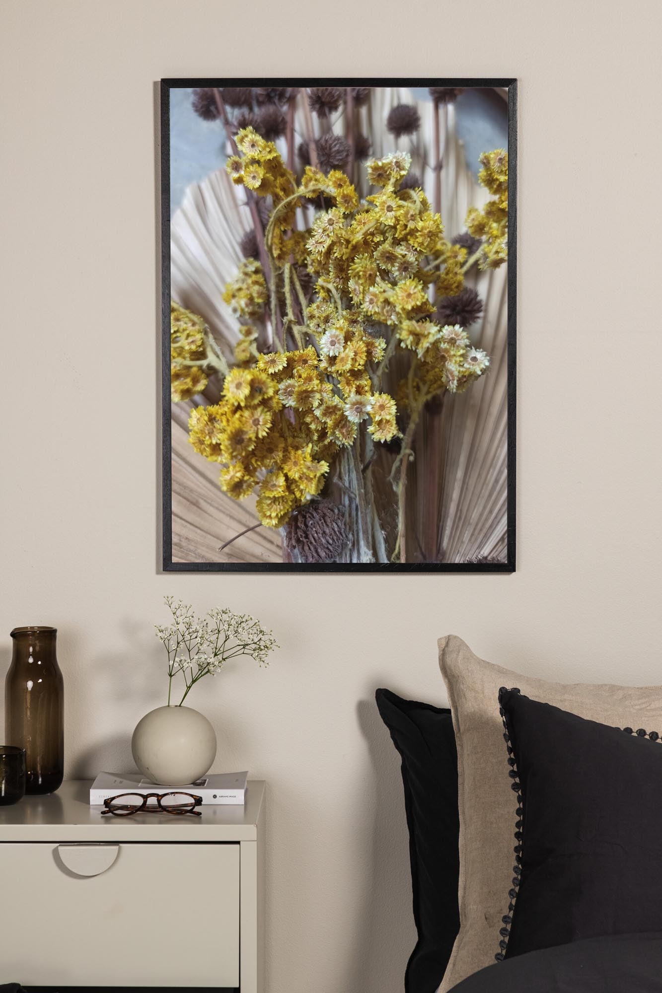 Venture Home Bouquet: Kunstvolle Blüten für moderne Raumgestaltung.