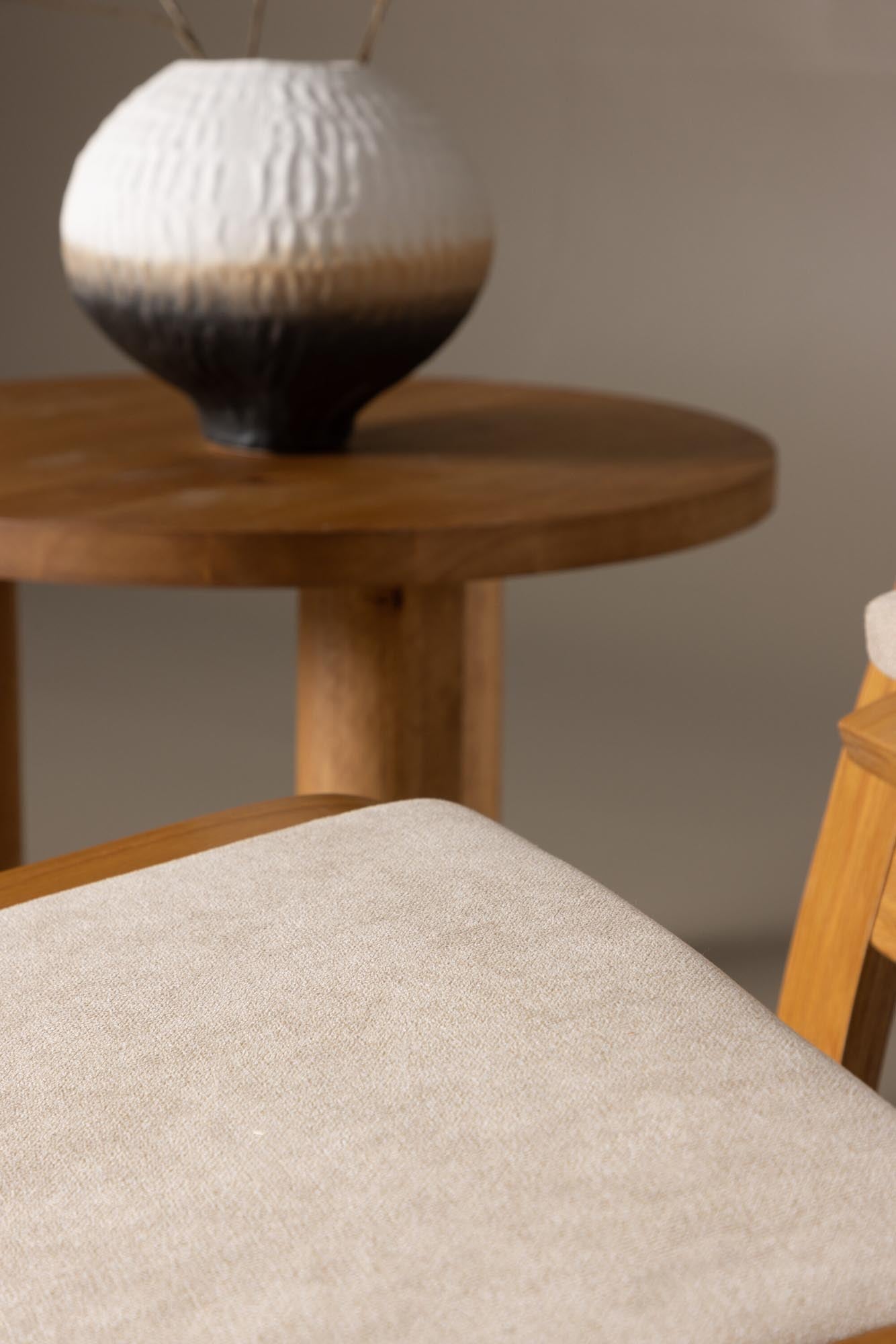 Moderner Grötö Lounge Stuhl von Venture Home, ideal für entspannte Stunden und geschmackvolle Akzente in Ihrem Wohnbereich.