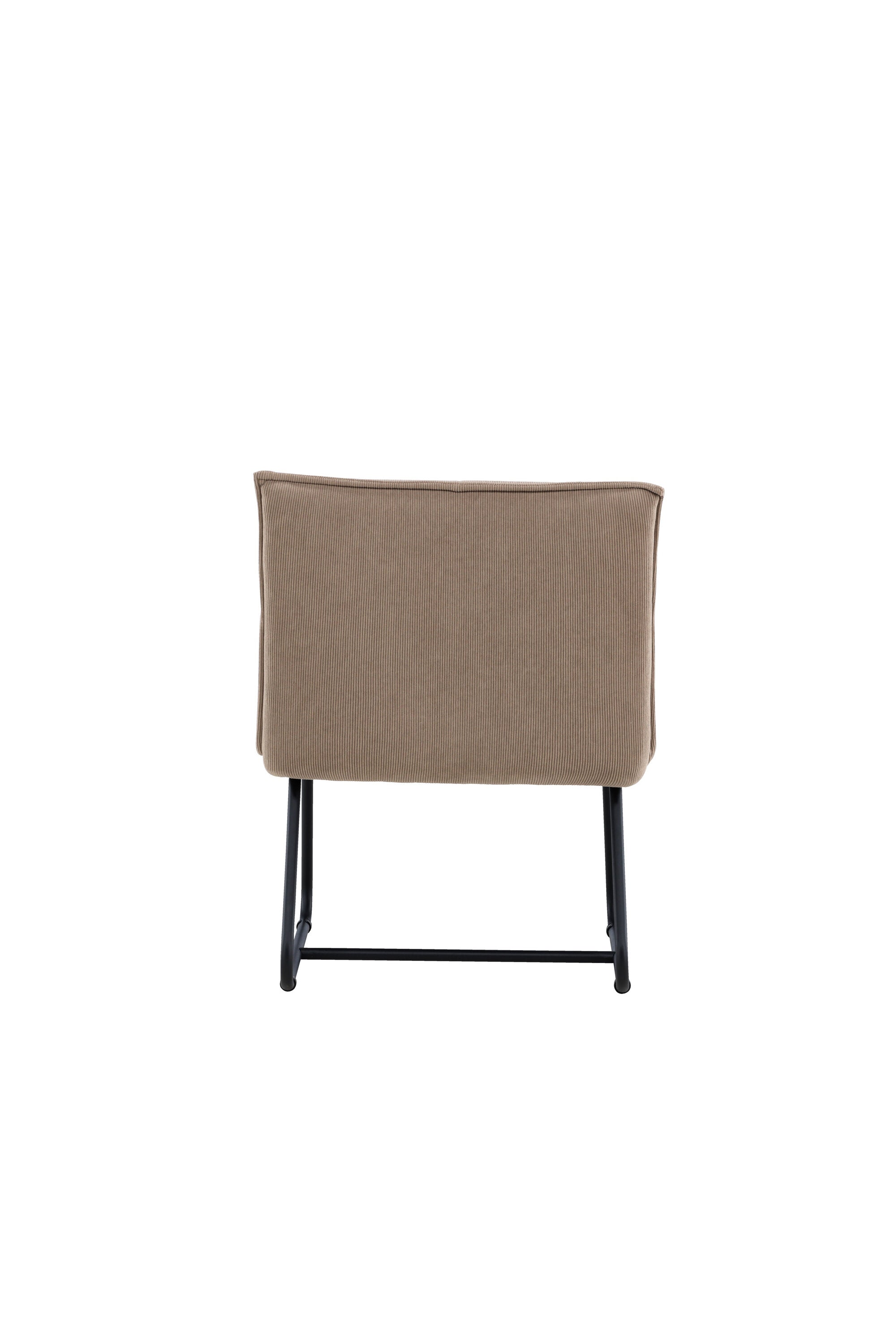Stilvoller Madison Sessel in einem warmen Braunton, perfekt für gemütliche Abende und stilvolle Inneneinrichtungen von Venture Home.