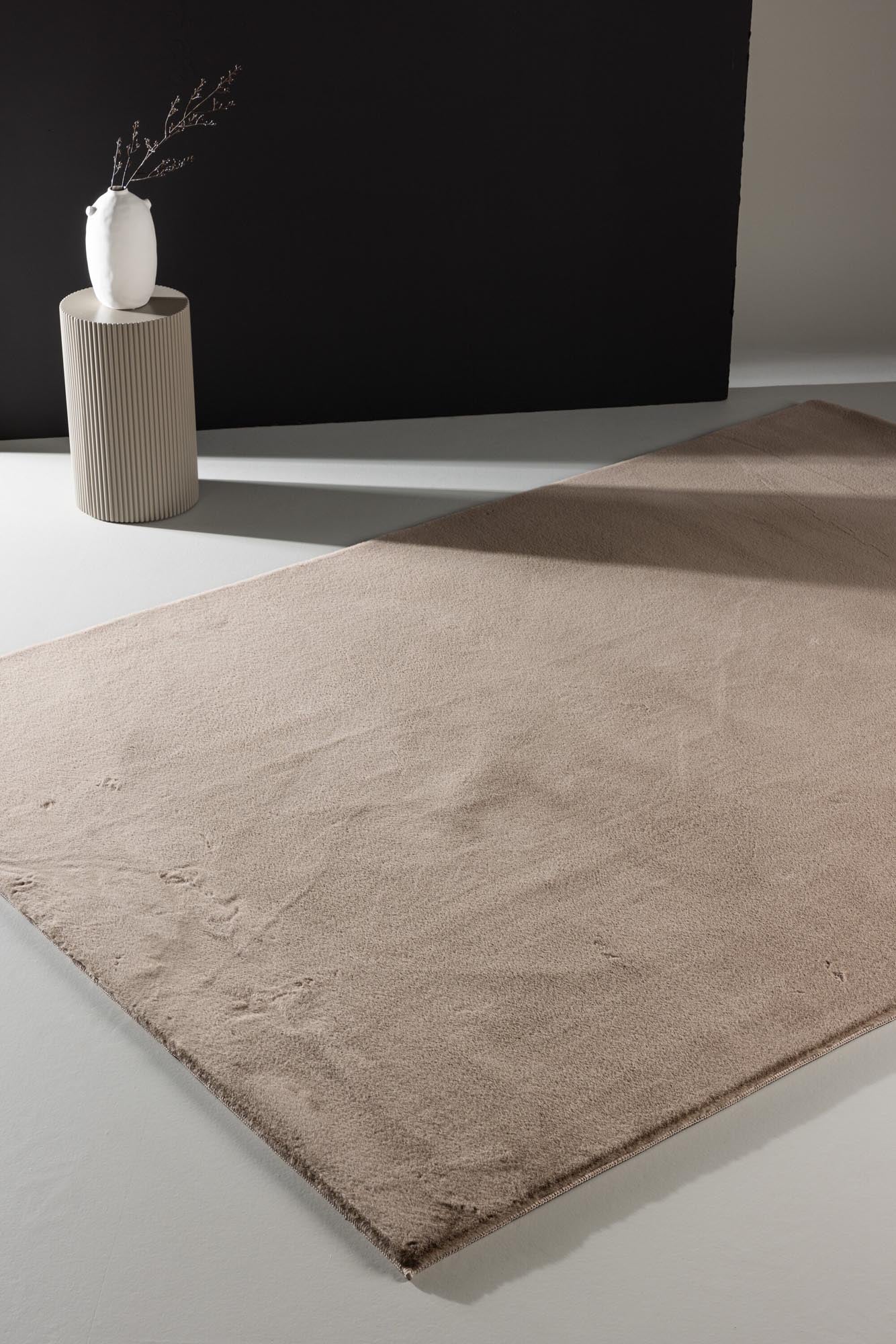Moderner Leni Teppich von Venture Home, stilvoll und vielseitig, ideal für jeden Wohnraum, mit hochwertigem Design.