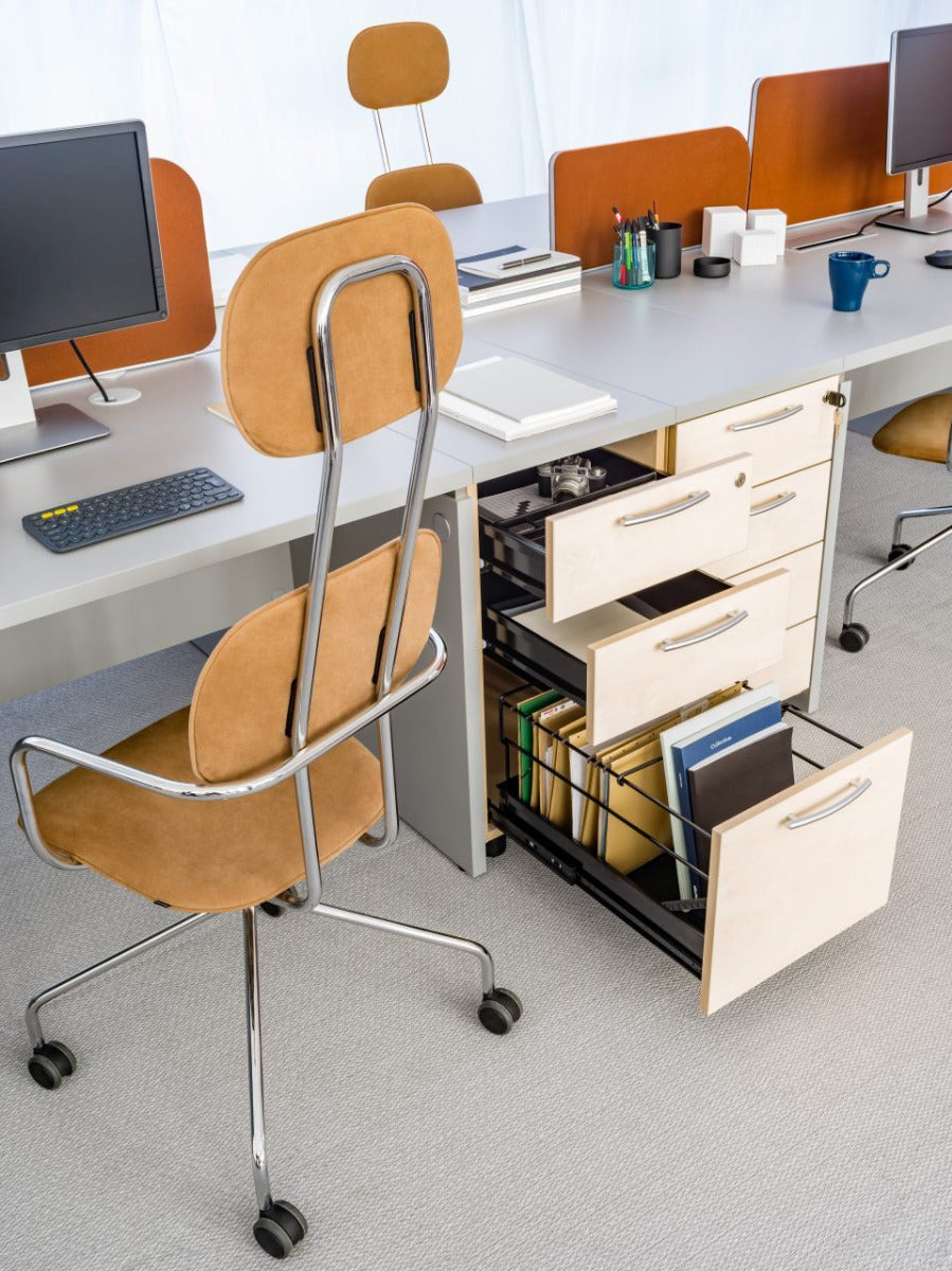 Standard KRT63 - Standcontainer in Weiss Pastell präsentiert im Onlineshop von KAQTU Design AG. Korpus ist von Mdd