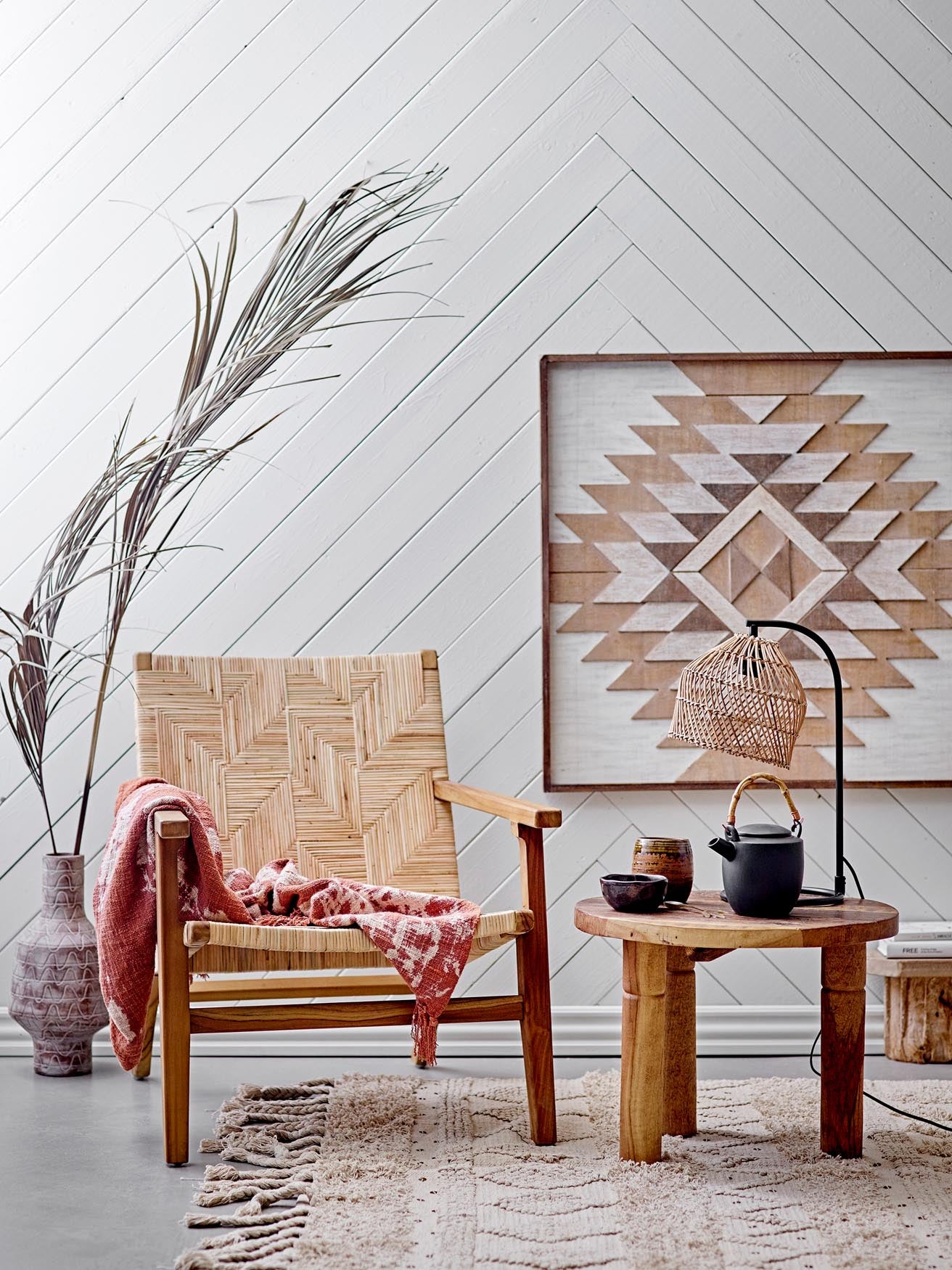 Stilvolle Linne Schale aus robustem Steingut in ansprechender Bronze-Farbe, ideal für dekorative Arrangements oder als Servierschale.